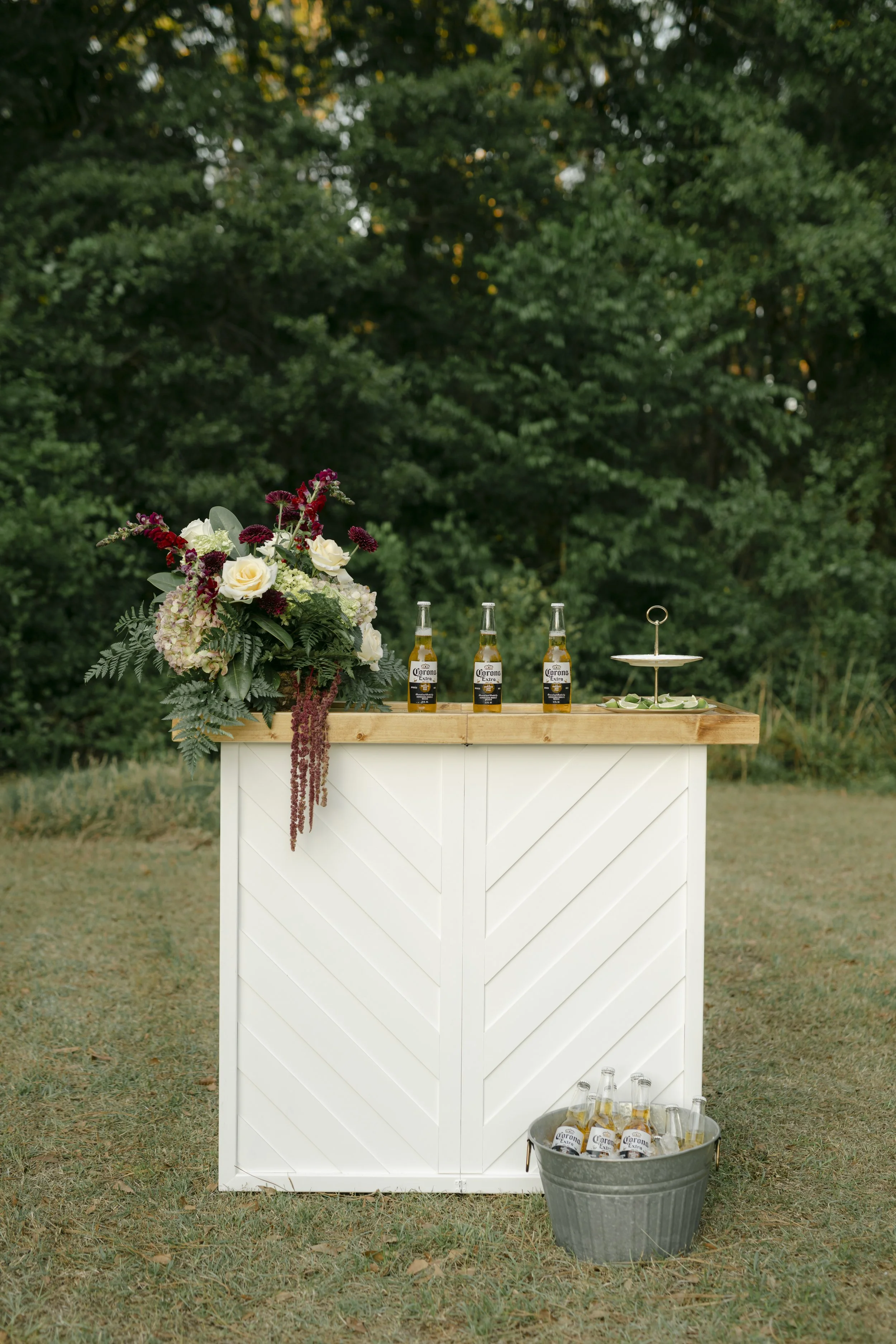 White mobile bar available for rent in Columbia SC Charleston SC Beaufort SC Greenville SC | The Social Hour based in Aiken SC
