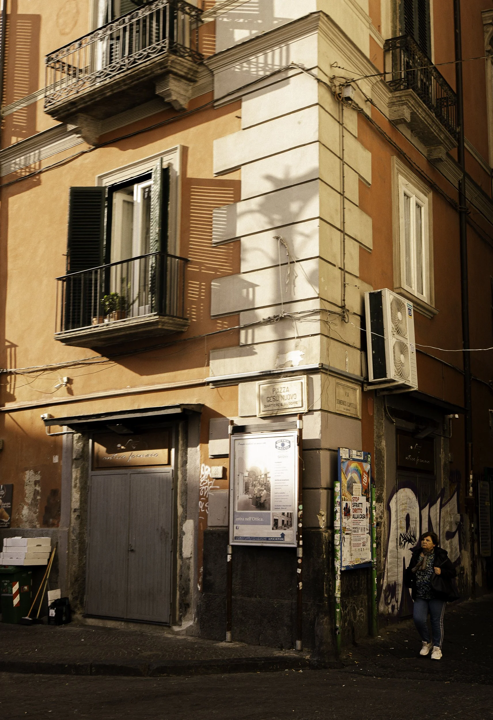 Napoli Tom Curran-5.jpg