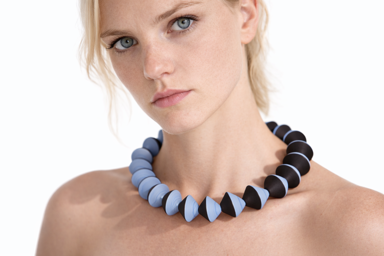 collana doppicono pervinca:marrone davide penso.png