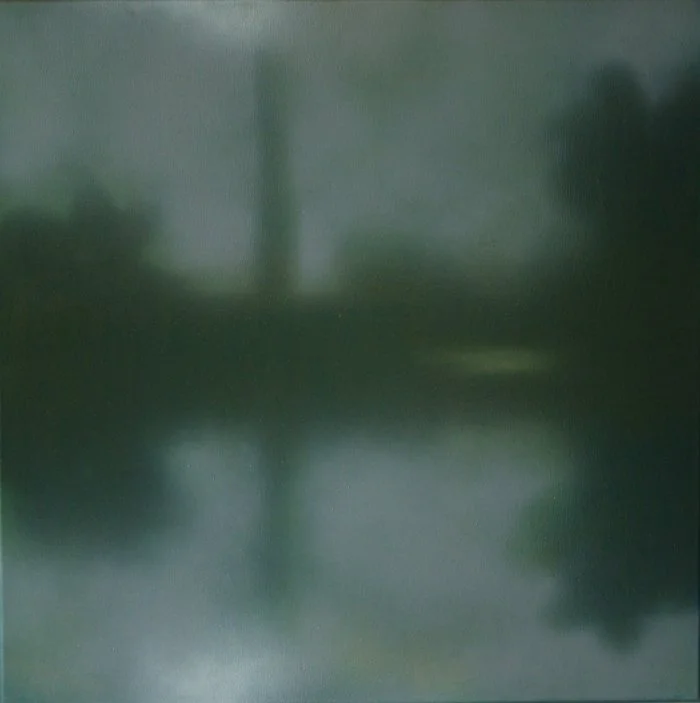 Unscharfes Bild mit grünlichen und bläulichen Farbtönen, keine klar erkennbaren Objekte oder Szenen.