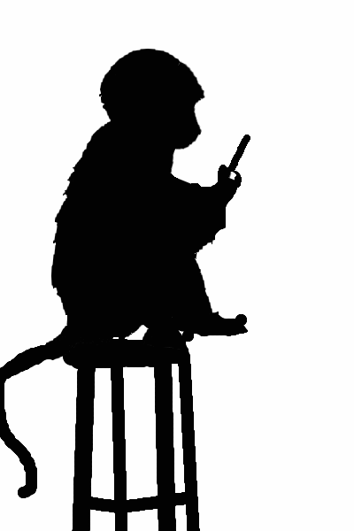 Silhouette eines Kindes mit Affenschwanz, das auf einem Hocker sitzt und ein Smartphone benutzt.