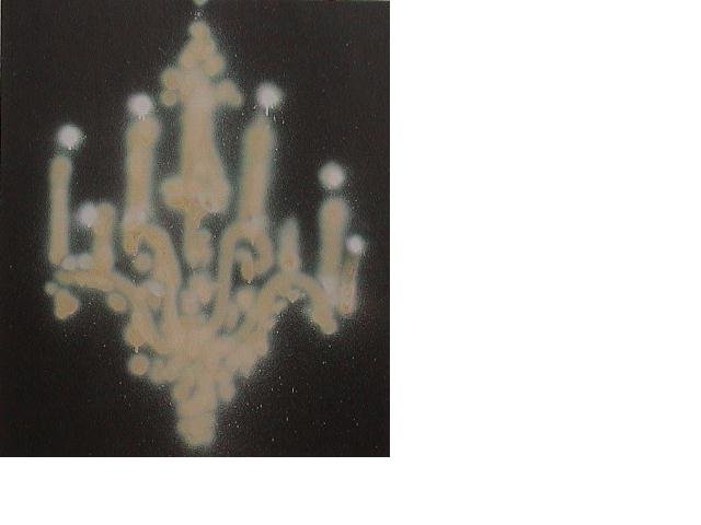 Eine leuchtende Kronleuchter-Silhouette gegen einen dunklen Hintergrund.