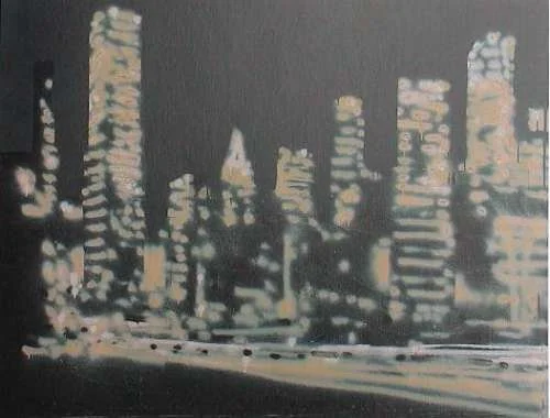 Stadtskyline bei Nacht mit beleuchteten Hochhäusern