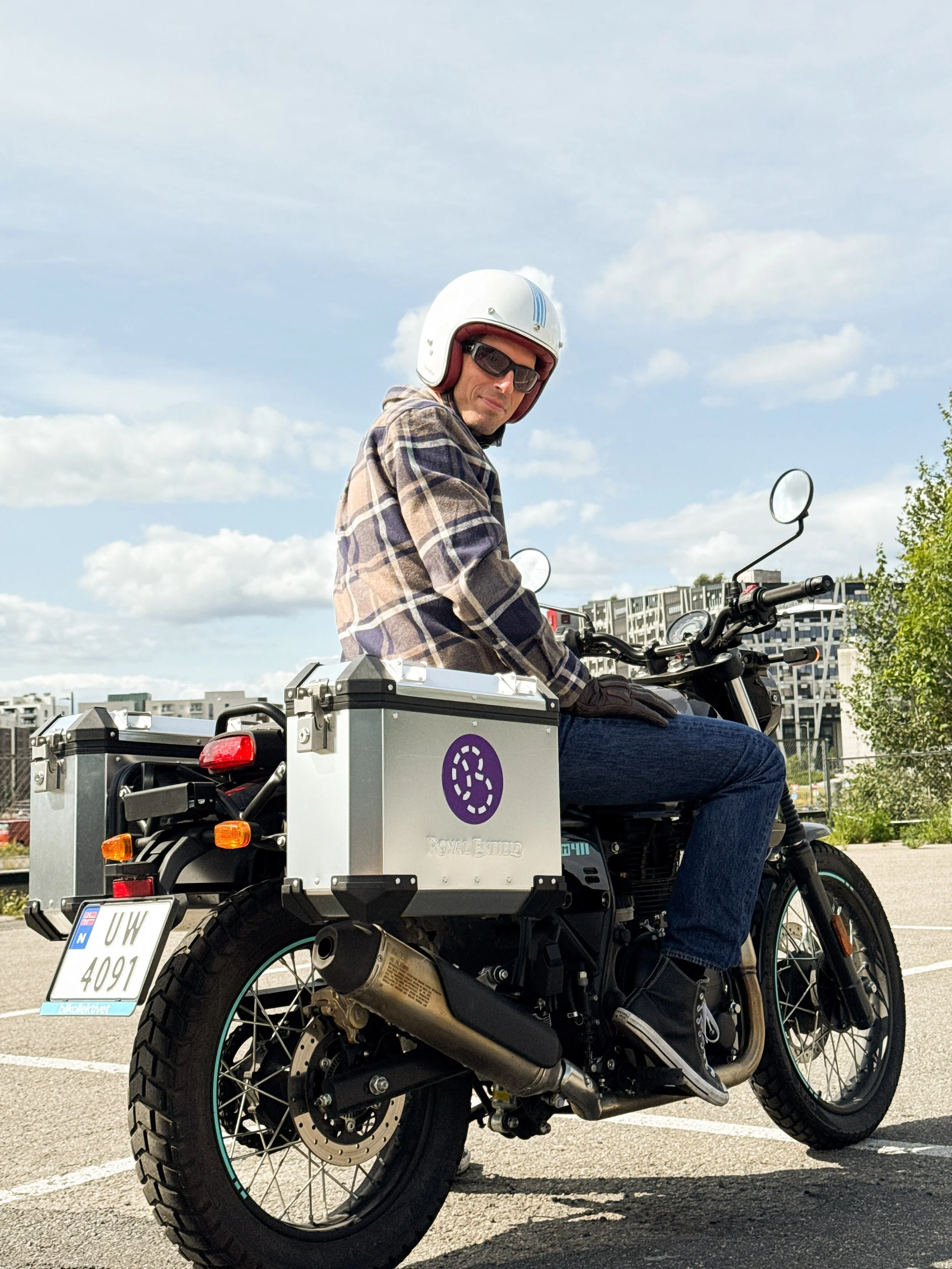 Two wheels, one guaranteed smile😎

#bilkollektivet #royalenfieldscram411