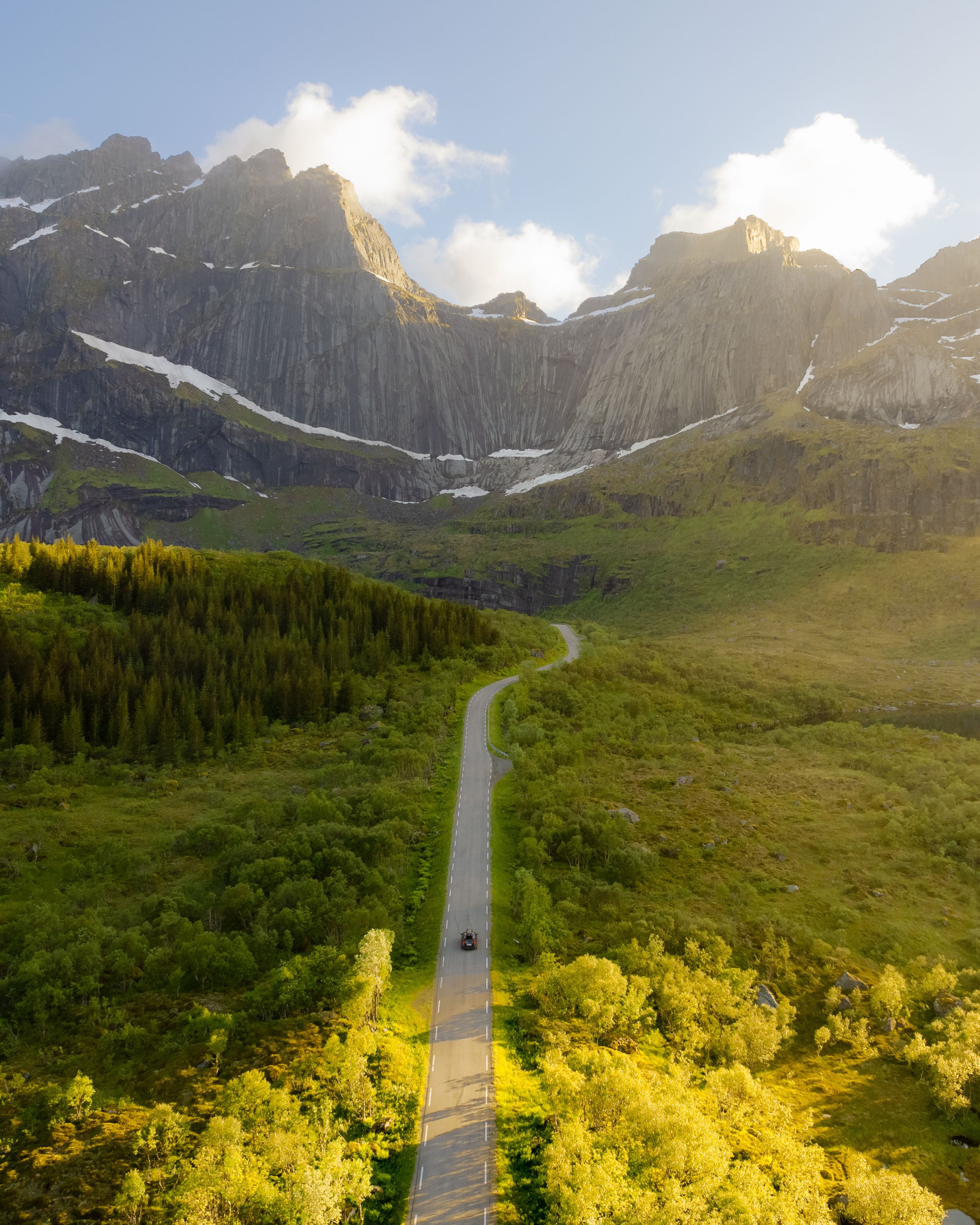 Carretera de Nusfjord en Lofoten