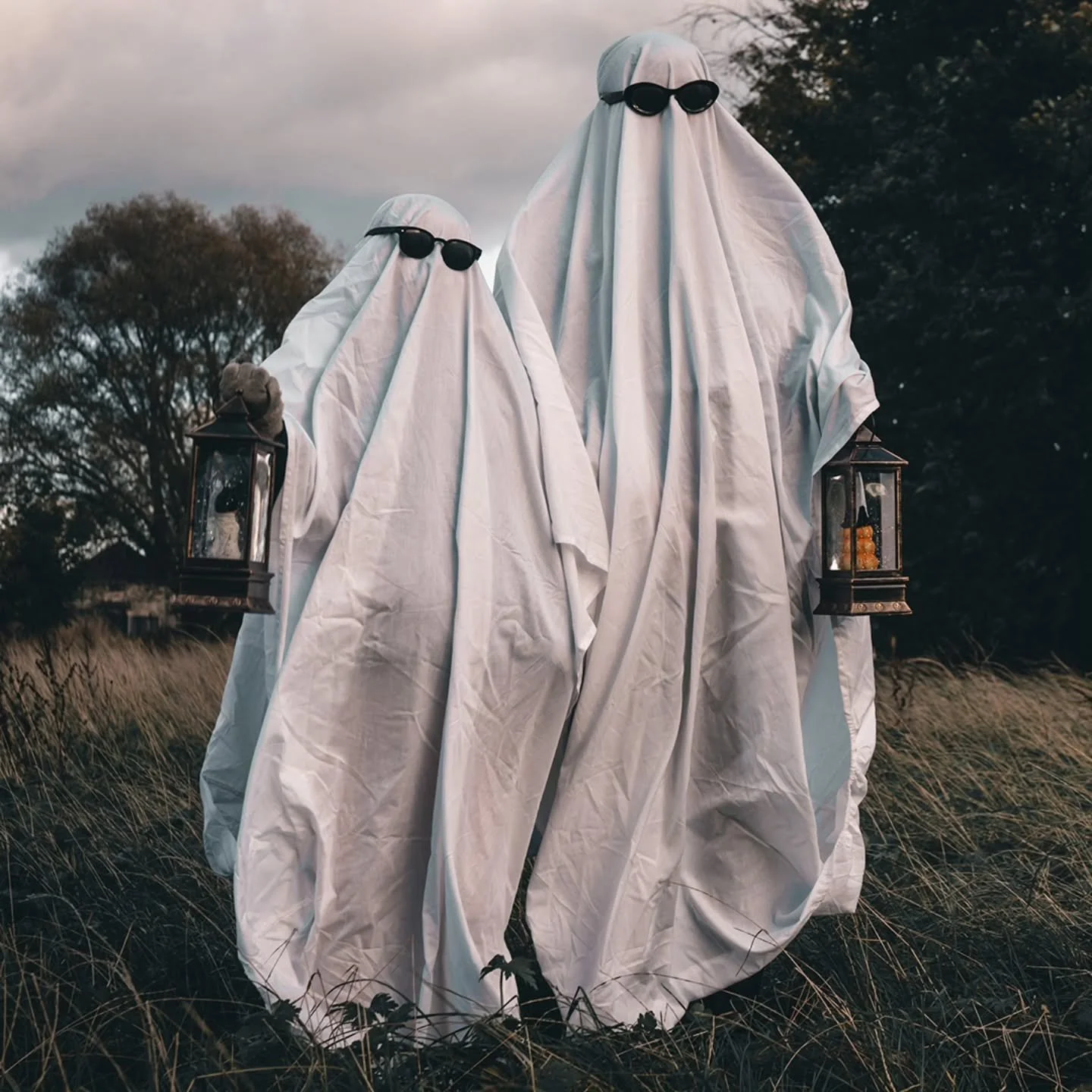 Hoe leuk was deze Halloween-shoot 🤩
Vorige week zondag hadden we Lisa en haar zoontje Adrian voor onze lens &mdash; twee toppers vol spooky vibes 👻🕸️

Happy Halloween 👻🎃