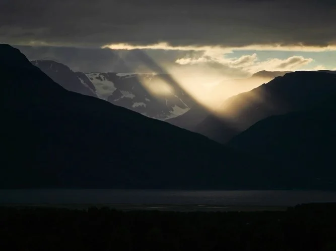 sapmi_norway_electriclies_@madhumitanandi.jpg