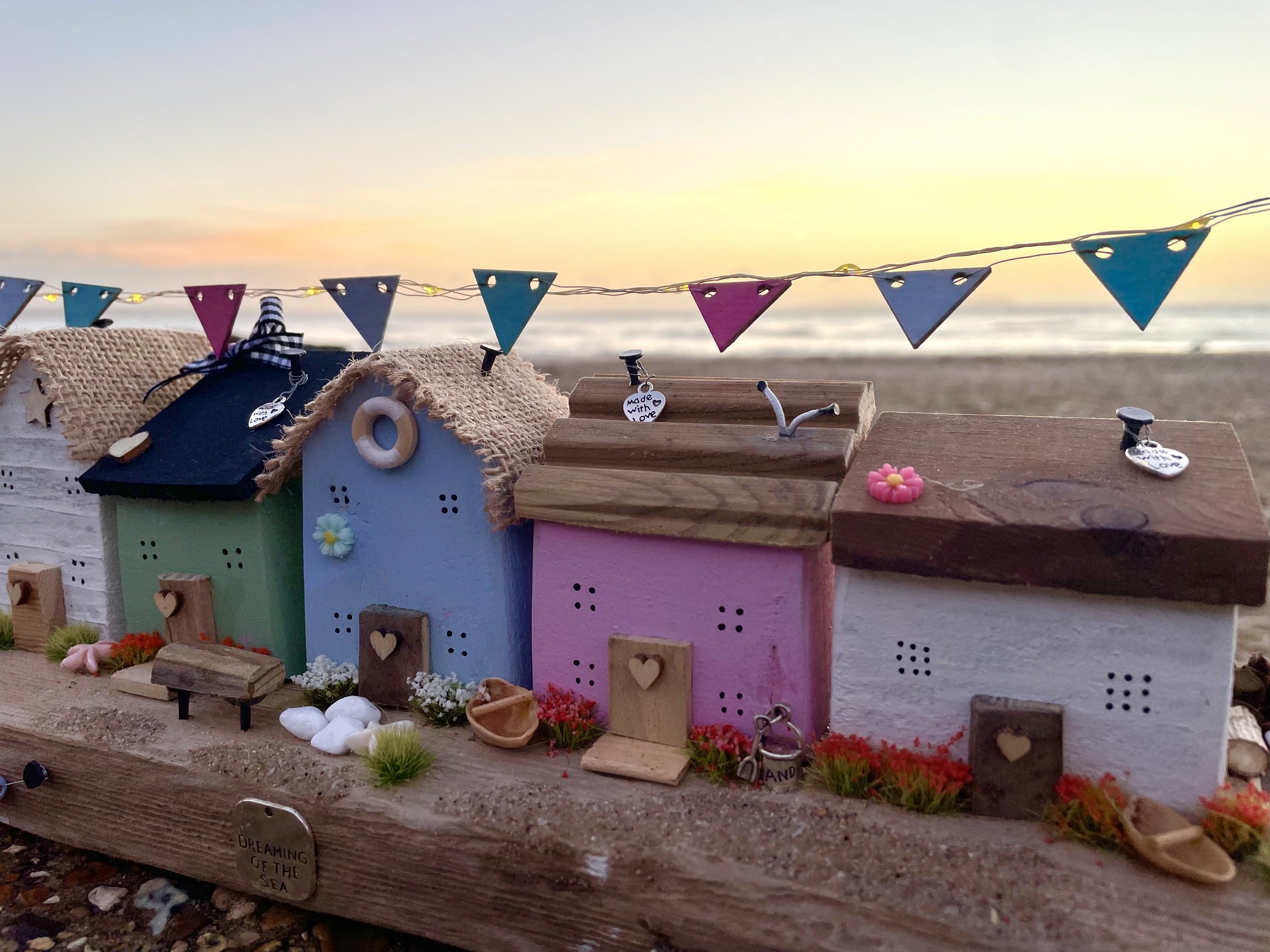 Driftwood Coastal Cottages Light-Up Village