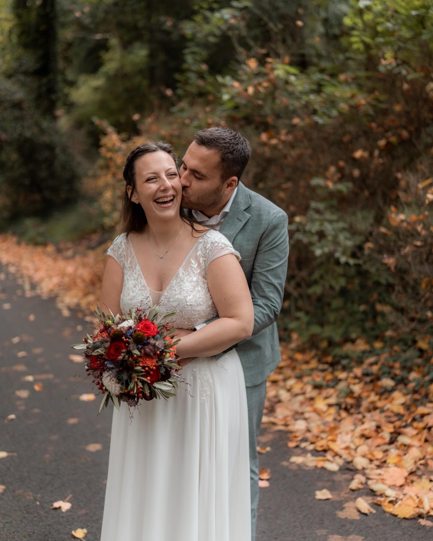 Bevor die Weihnachtszeit morgen so richtig startet, m&ouml;chte ich noch ein letztes Posting als Andenken an die wundersch&ouml;nen Herbsthochzeiten ver&ouml;ffentlichen 🥰 

Der Herbst ist &uuml;brigens meine Lieblingsjahreszeit - ich liebe die Ver&