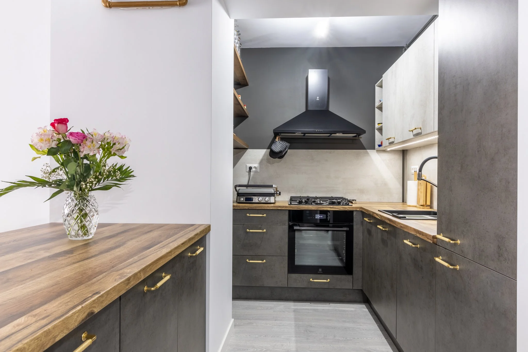 Kitchen Tailors - Evolution - 002-2048px.jpg