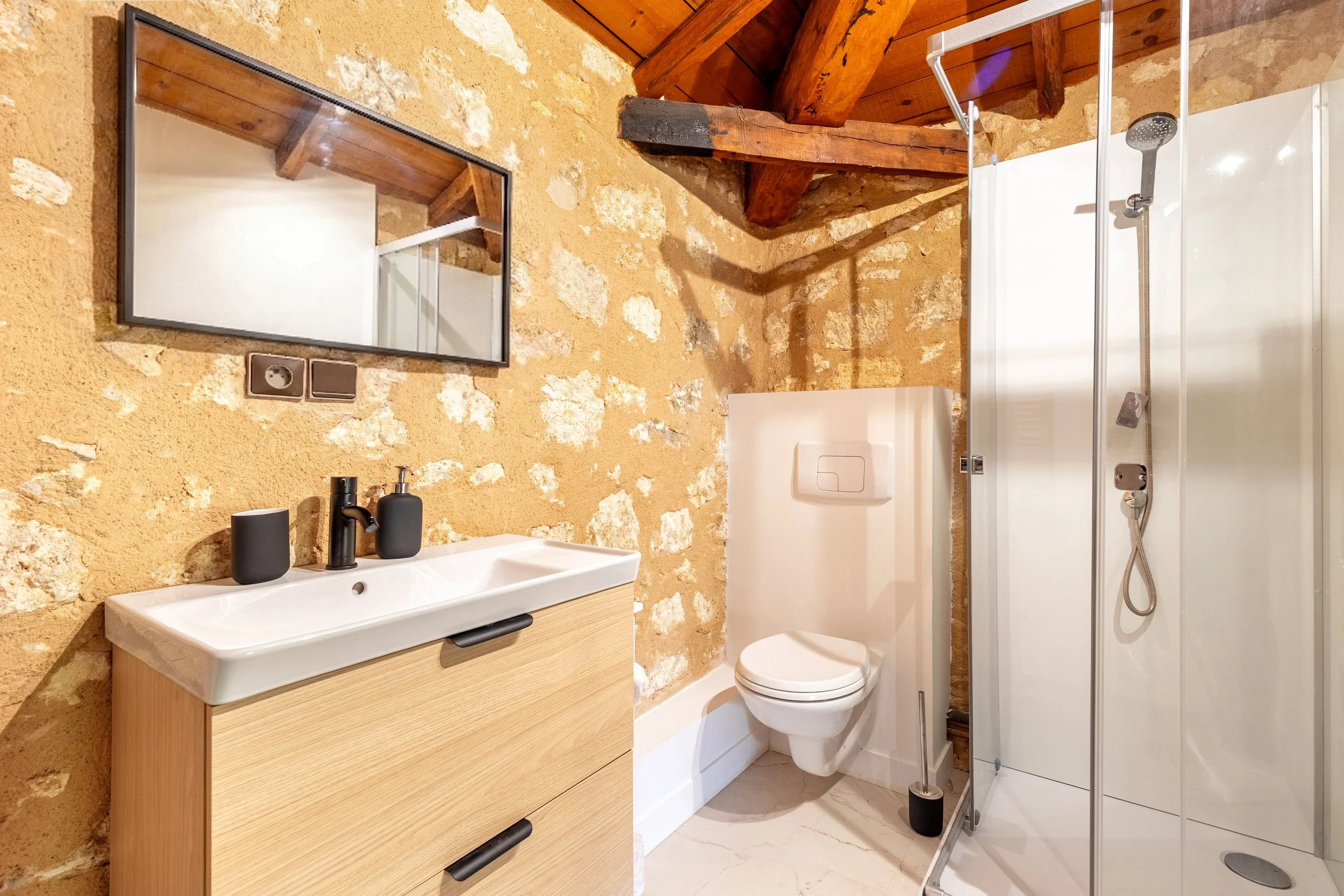 25. Chambre 6 - Salle de bain.jpg