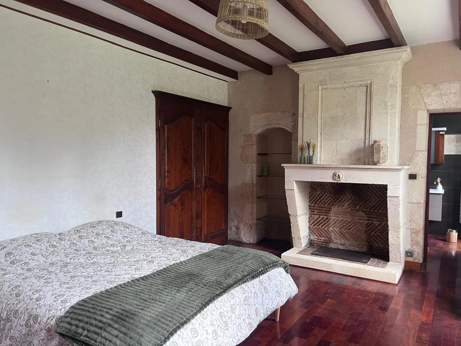 Chambre parentale de la Chartreuse au Domaine des Bruyères près de Bordeaux