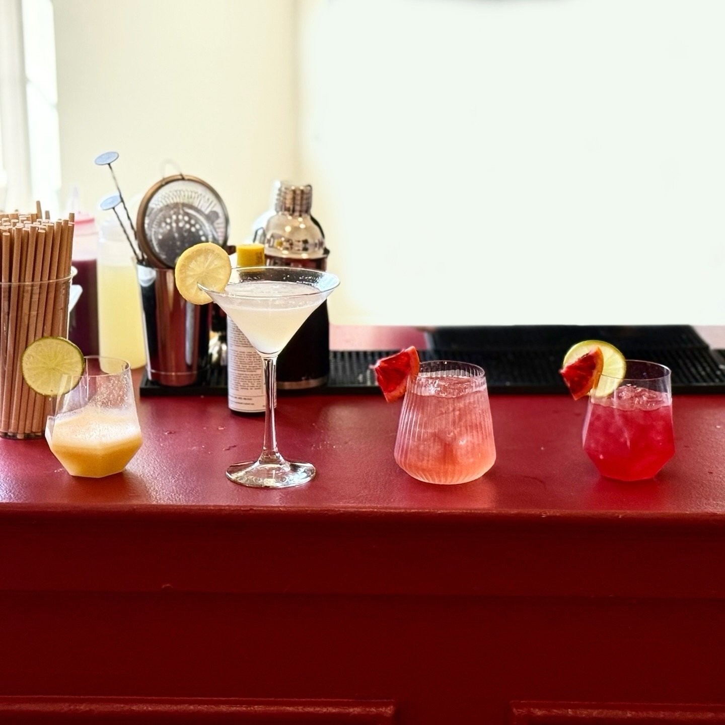 Feast your eyes on these cocktails ✨
Swipe to see what&rsquo;s inside each glass.
Which one would you sip tonight? Comment your pick! 👀

#NYCEvents #MobileBar #MobileBartender #EventProfessionals
#EventVendors #EventInspiration #EventStyle #EventDes