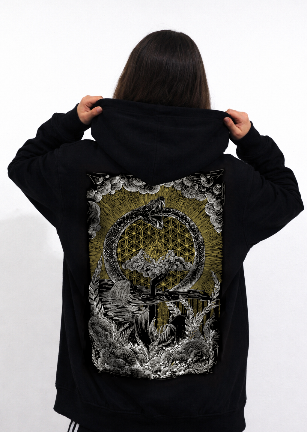 16.1.- hoodie-eternal-light-juste-pranckunaite-png.png
