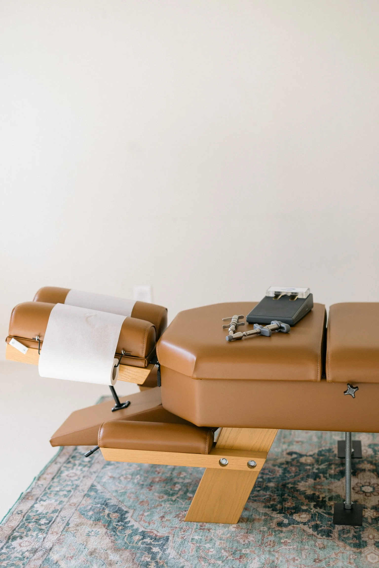 Happy, healthy children and parents in Tulsa, Oklahoma, benefiting from tailored, nervous system–focused chiropractic care at Healing Hive Chiropractic.