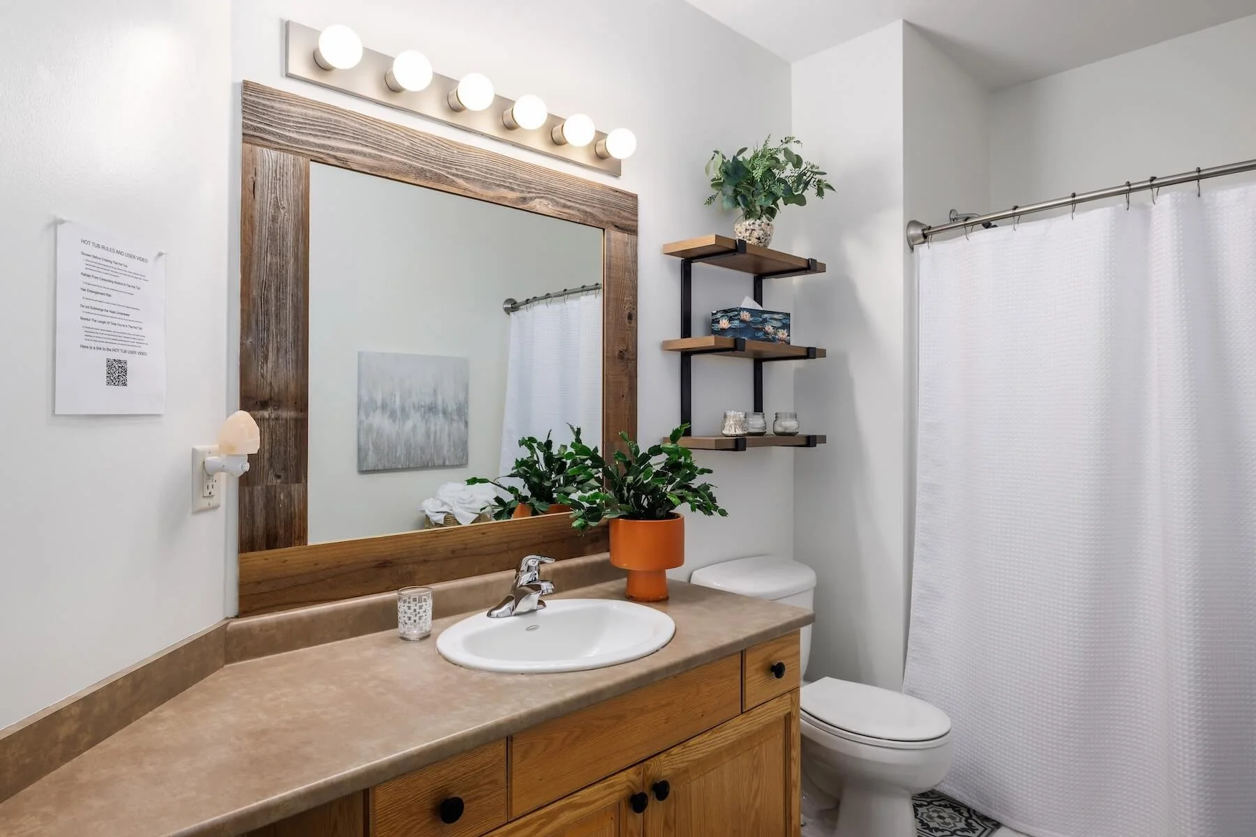 Modern & cozy holiday home in Kelowna, Black Mountain