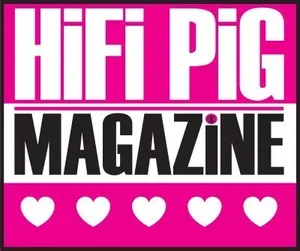 Logo des HiFi Pig Magazins mit pinkem und schwarzem Text und einer Reihe von Herzsymbols