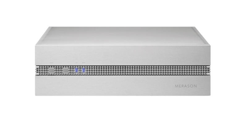 Ein silberner, rechteckiger Merason Server oder Computer mit perforiertem Lüftungsgitter und einem Kabel auf der rechten Seite.