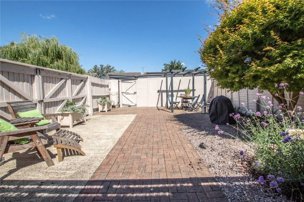 Garden view towards garage