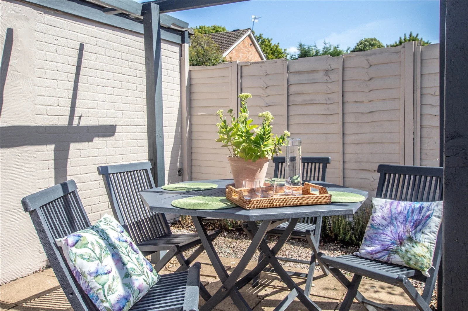 Relax in the sun-trap back garden