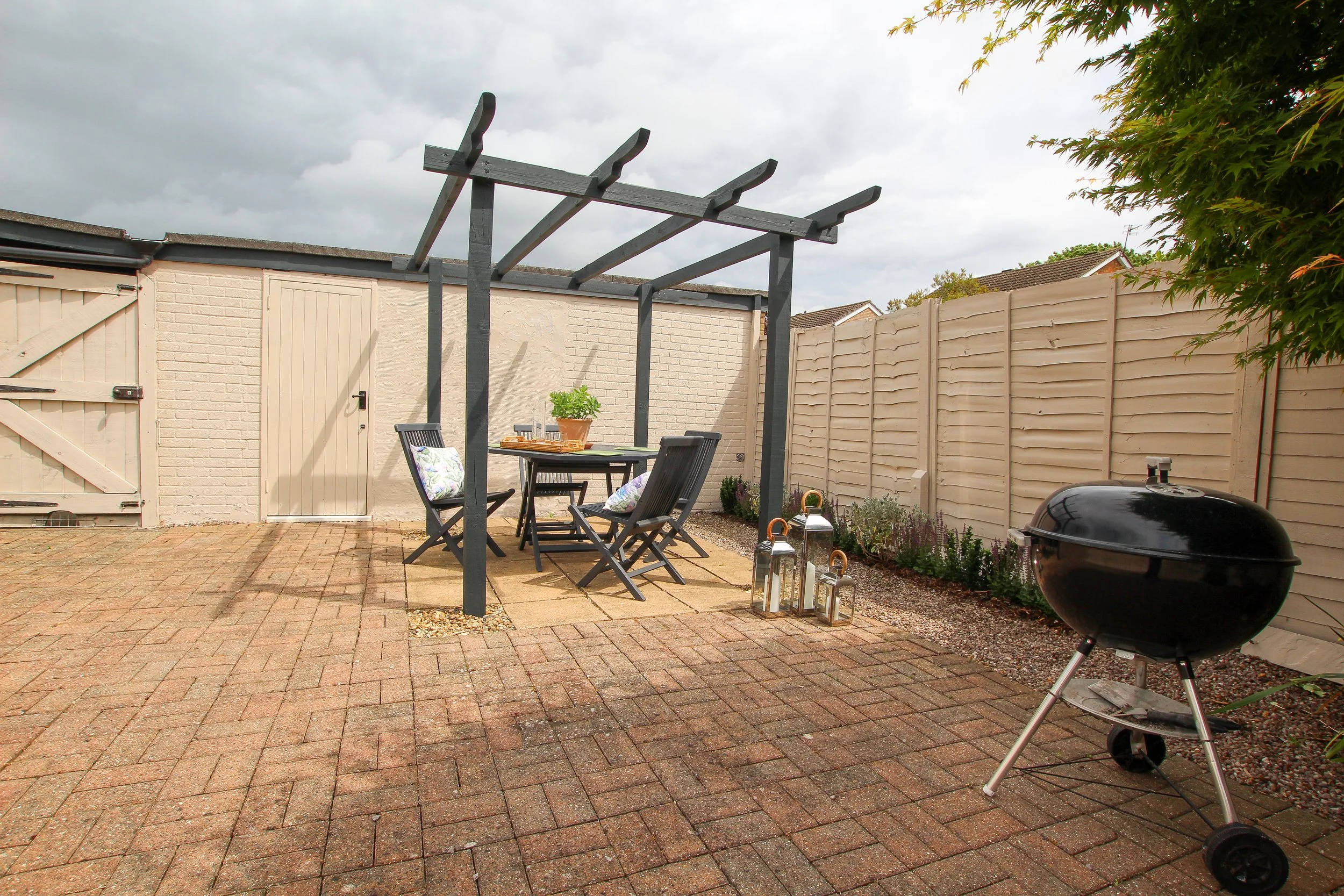 Garden - pergola and bbq