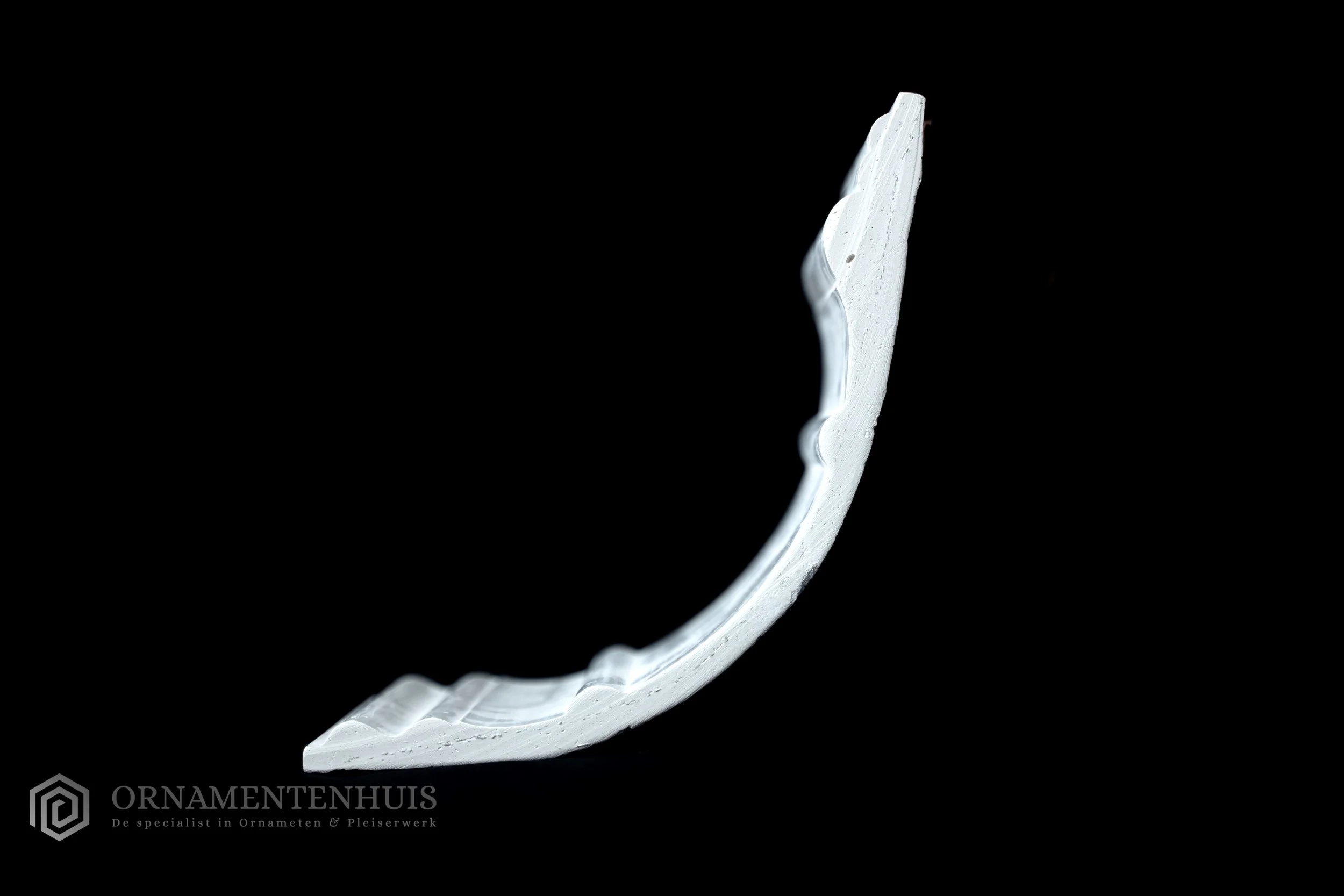 Kooflijst-voor-plafond-herenhuis-klassieke-gipsornamenten