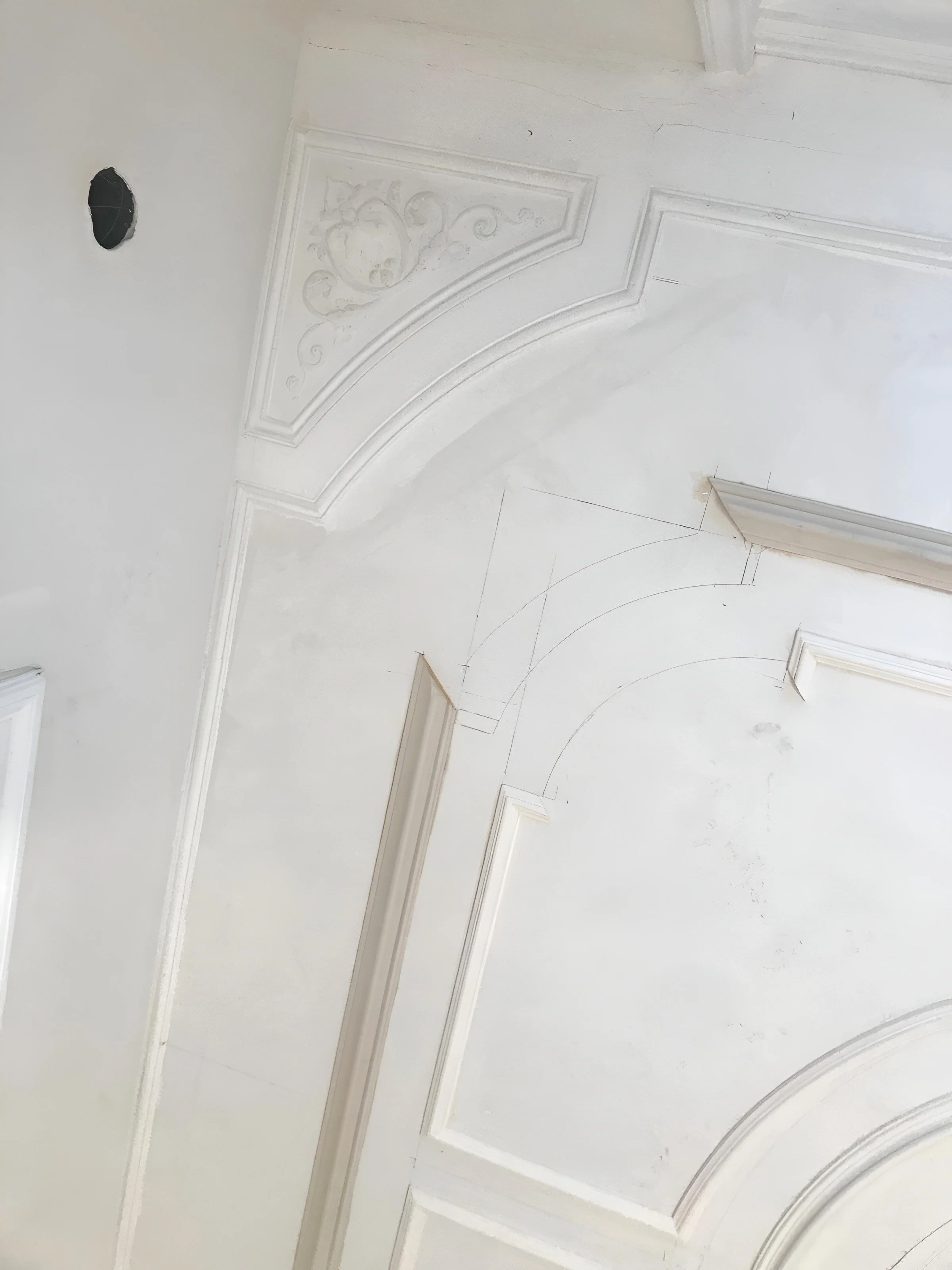 Sierlijsten-plafondlijsten-wandlijsten-perklijsten-raamlijsten-herenhuizen-ornamenten-ornamentenhuis-gipsdecoratie-restaureren-herstellen-Utrecht