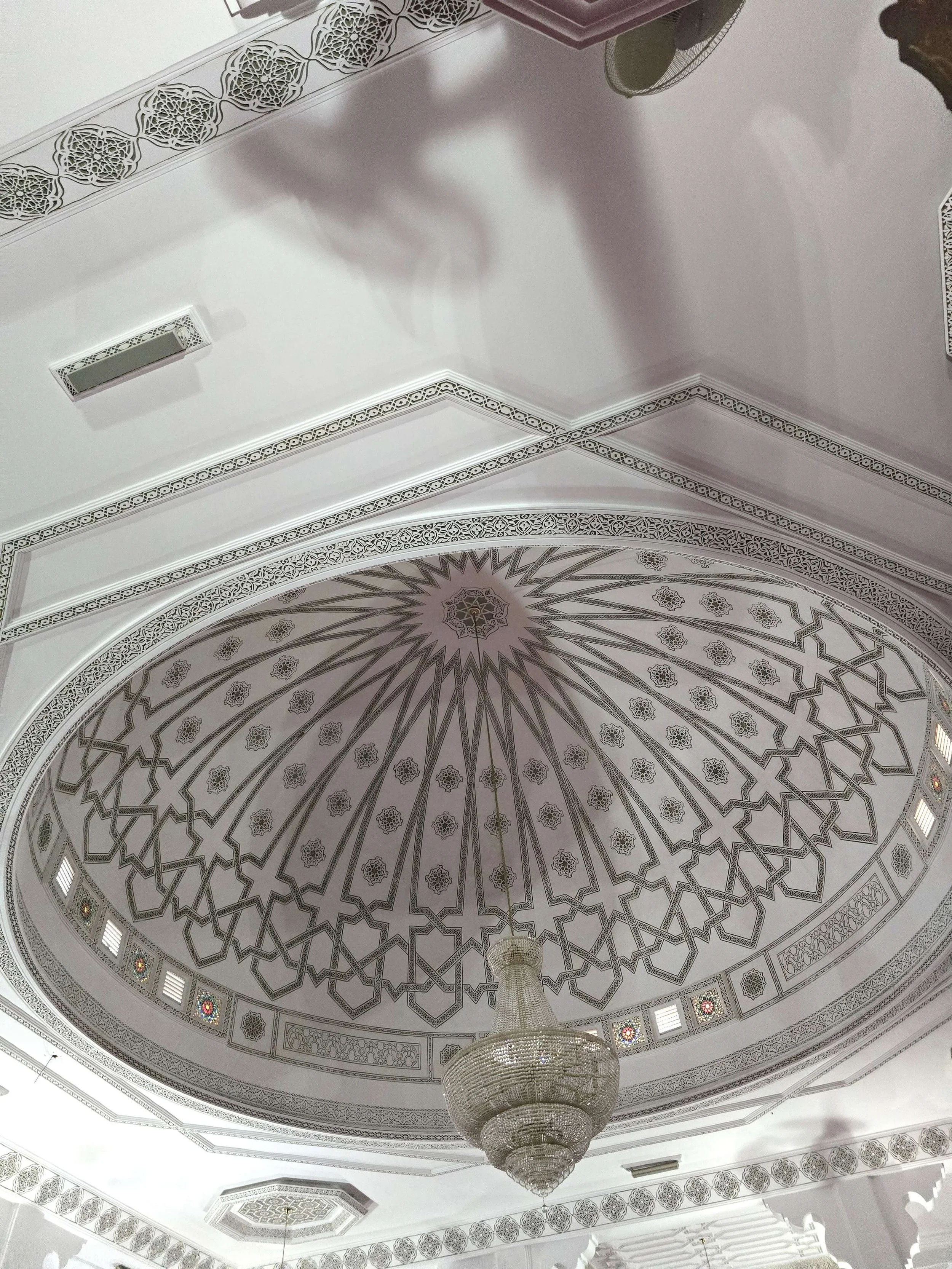 andalusische-gipsornamenten-plafond-decoratie-van-gips