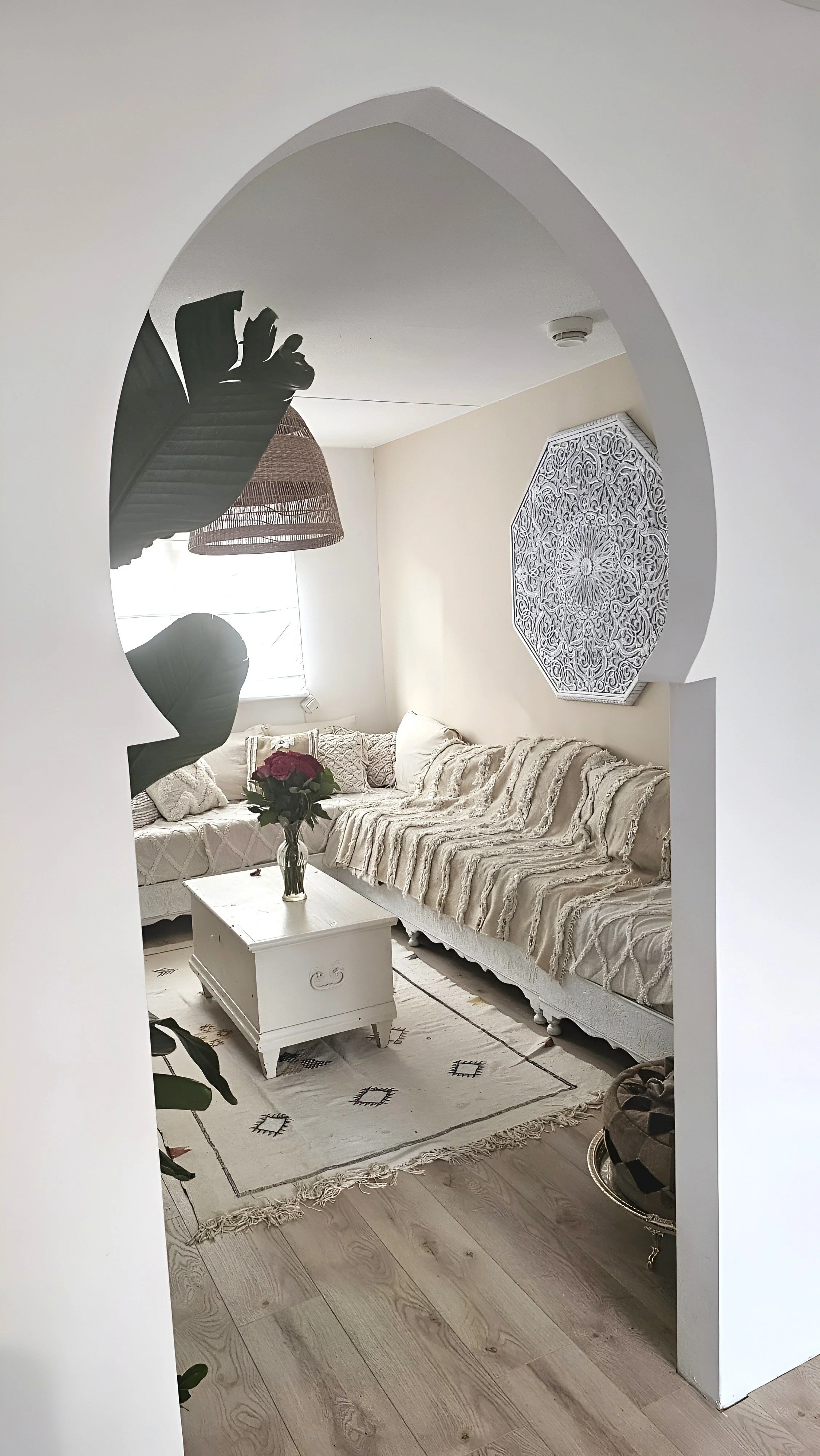 Gips-toog-deur-opening-gipswerk-ornamentenhuis-toog