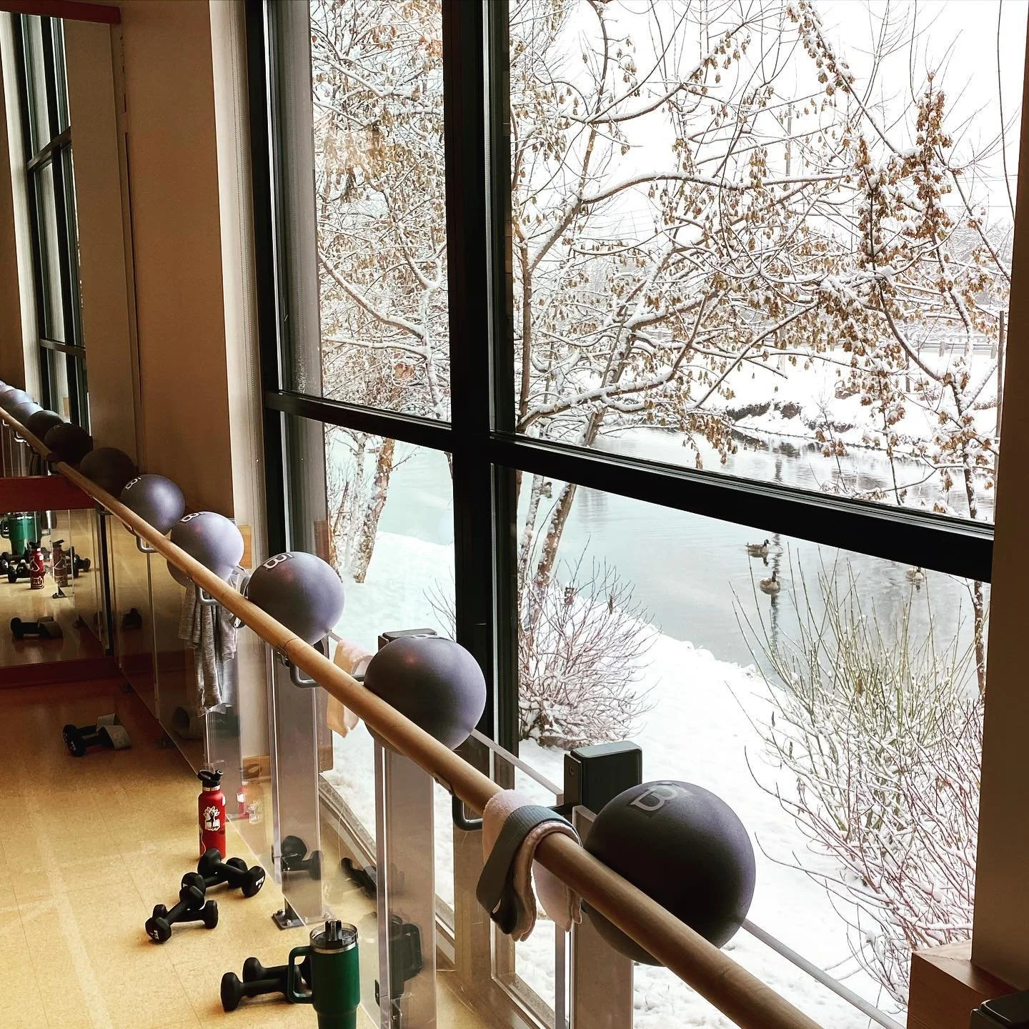 We love a good workout with a view ❄️&hearts;️ What&rsquo;s your fav workout spot?