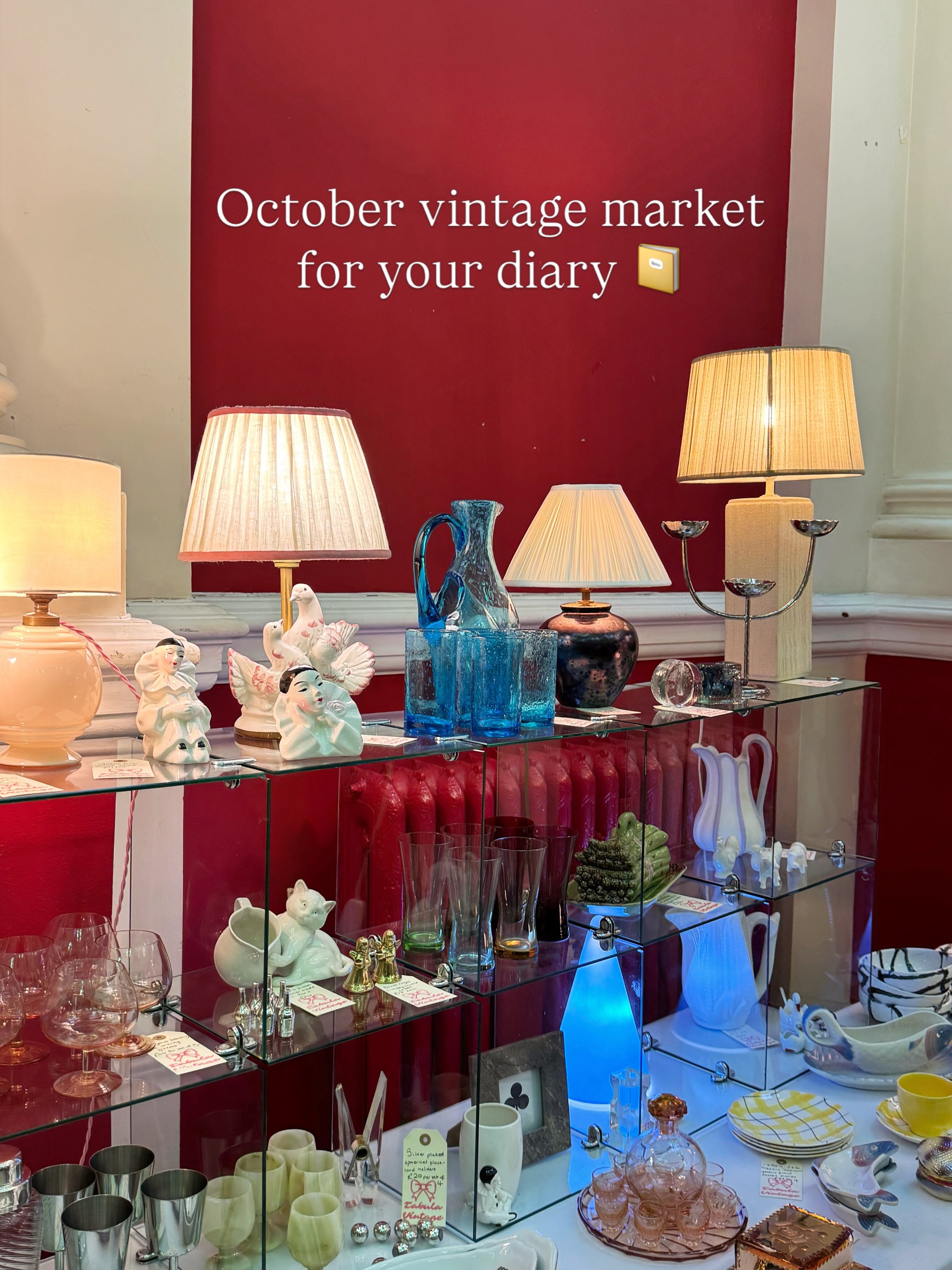 A date for your October diary! 📔 We&rsquo;re back and bigger than ever at Chiswick Town Hall. We will be taking over upstairs as well as the vintage you know and love downstairs. 💕 

📍Chiswick House &amp; gardens  📅 Sunday 25th October 
⏰ Early b