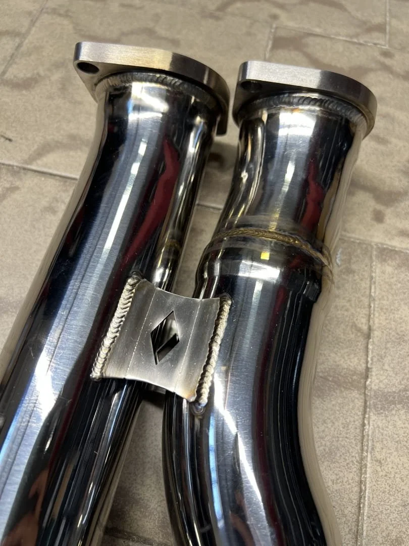 Another close up of where the exhaust links to turbos