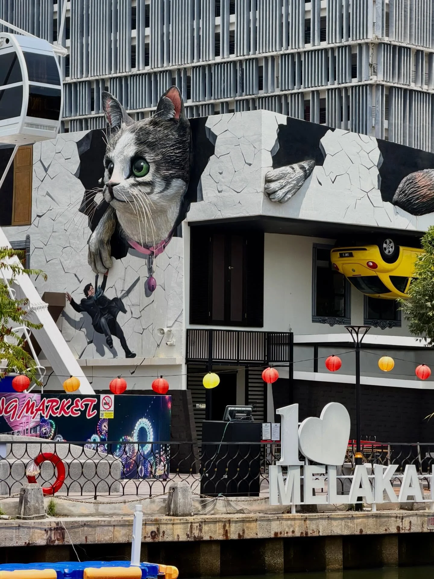 We&rsquo;ve fallen into another world!!