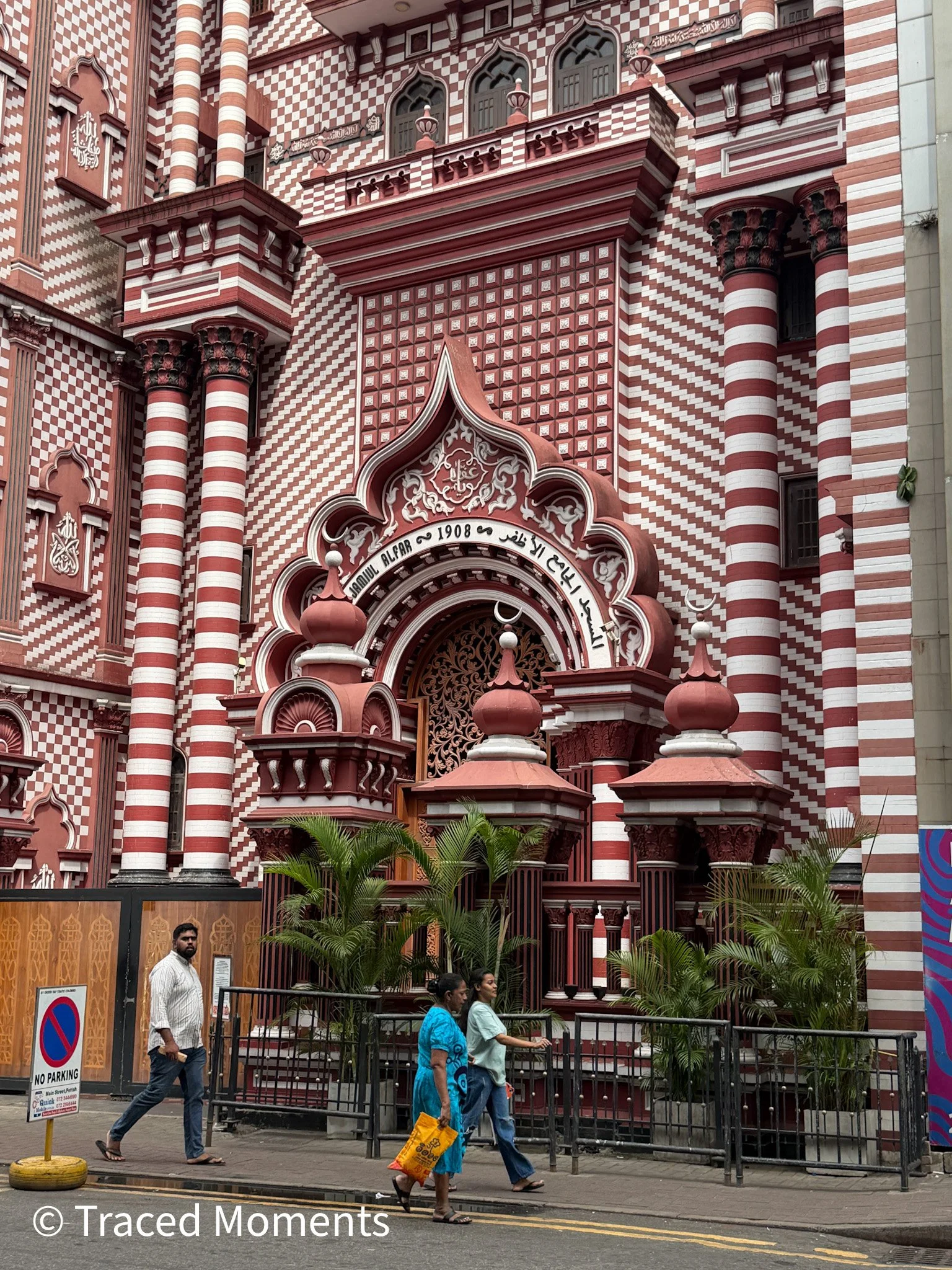 The famous red mosque of Colombo