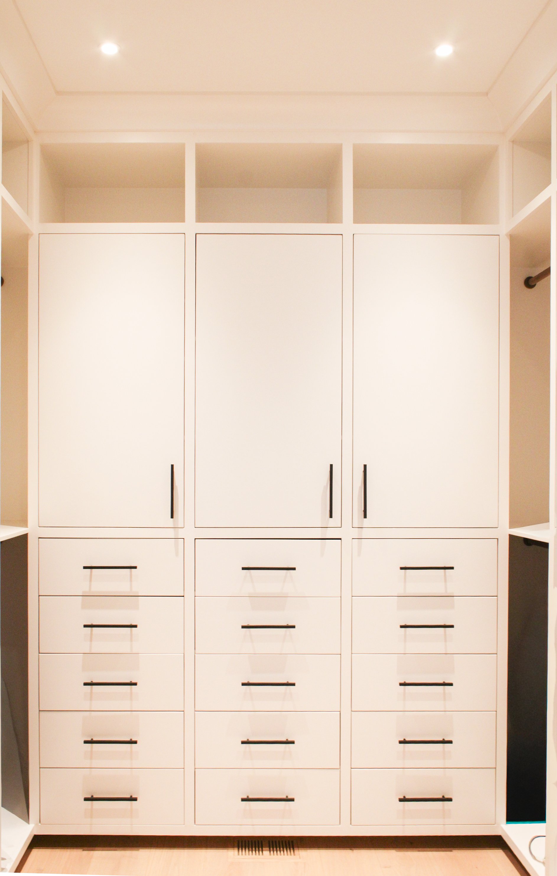 Estuary Lane Kiawah Island Luxury Residential Interior & Exterior Painting 
Cabinet Refinishing
NGR Painting LLC