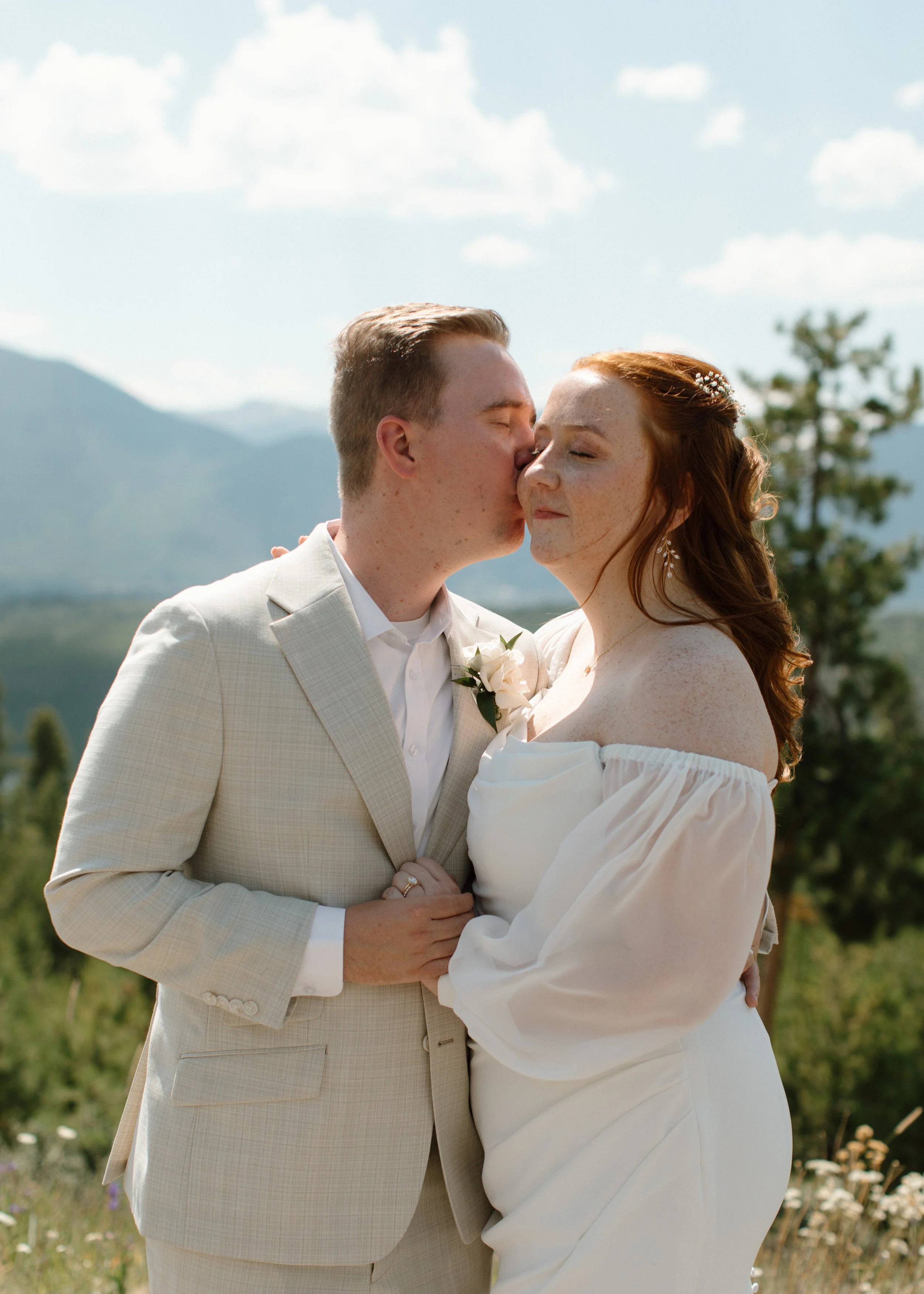Bride & Groom Photos, Breckenridge CO, Destination wedding, Marisa Claire Photography, Wedding Photographer
