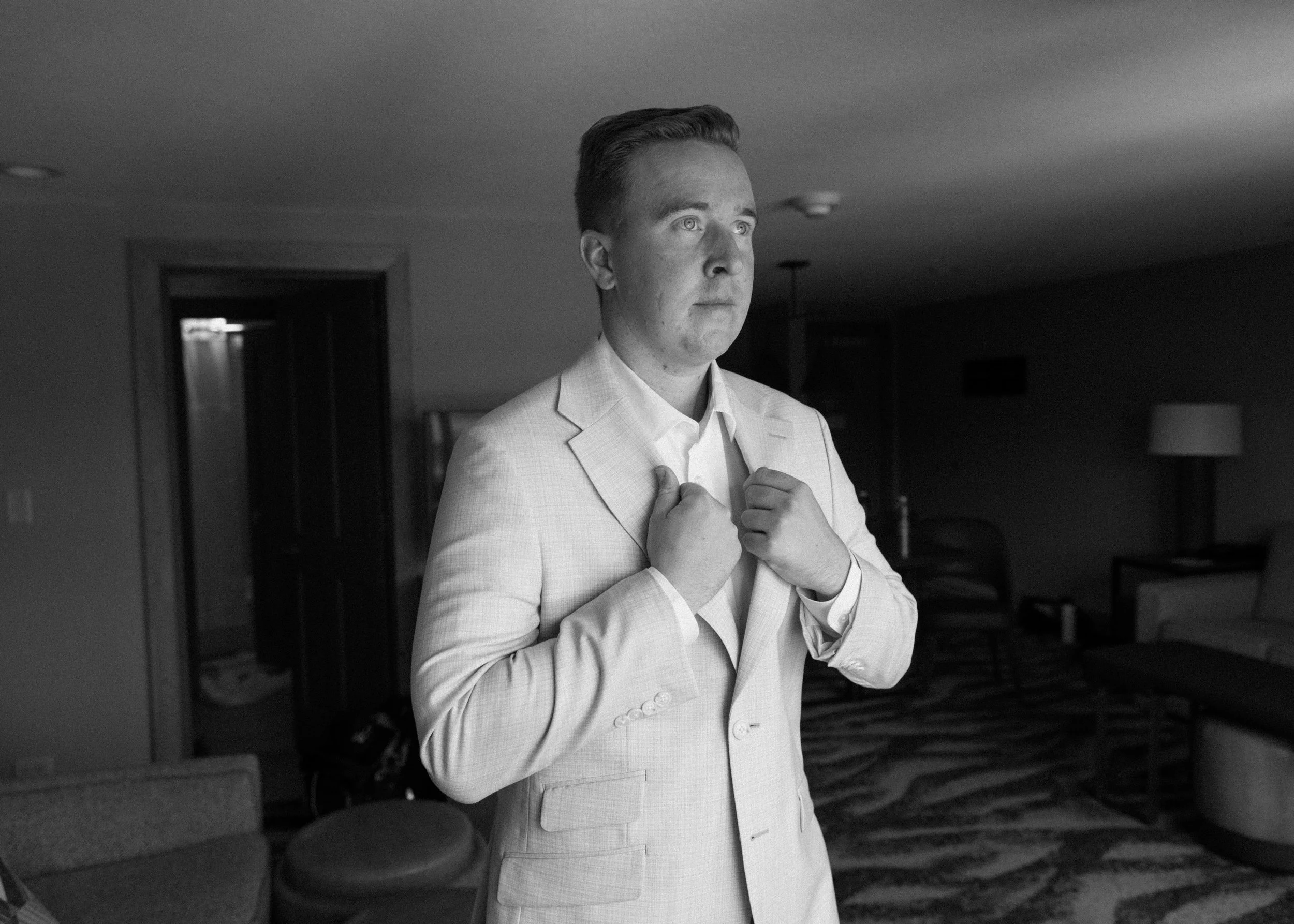 Breckenridge CO, Destination wedding, Marisa Claire Photography, Wedding Photographer, Getting Ready Portraits