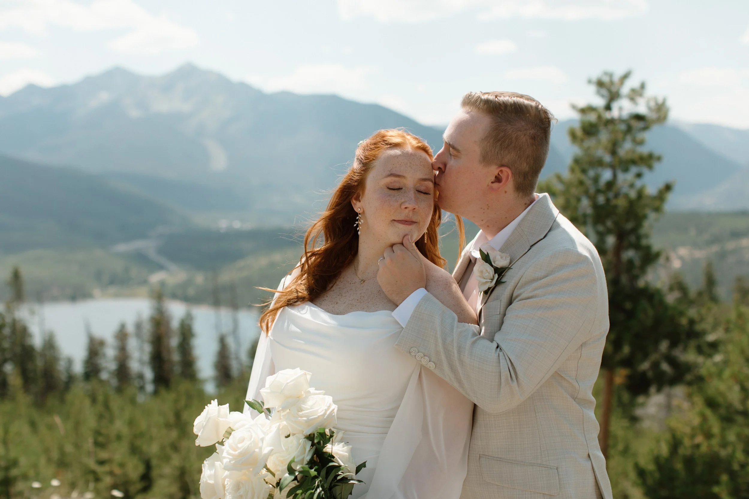 Bride & Groom Photos, Breckenridge CO, Destination wedding, Marisa Claire Photography, Wedding Photographer