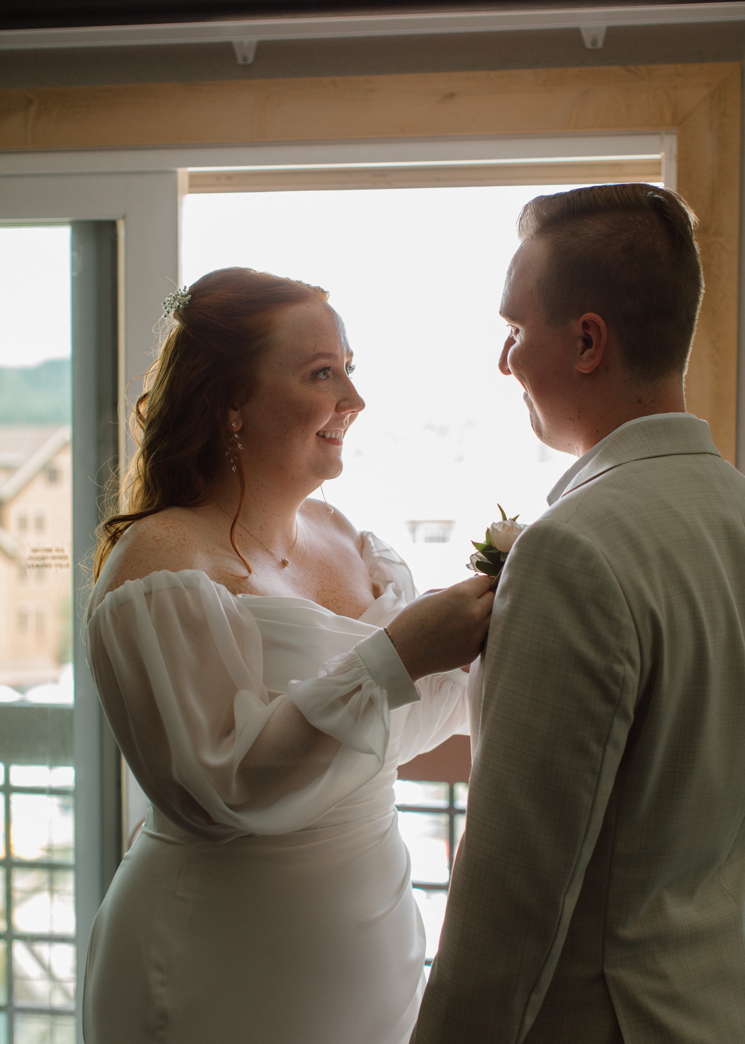 Bride & Groom Getting Ready, Breckenridge CO, Destination wedding, Marisa Claire Photography, Wedding Photographer