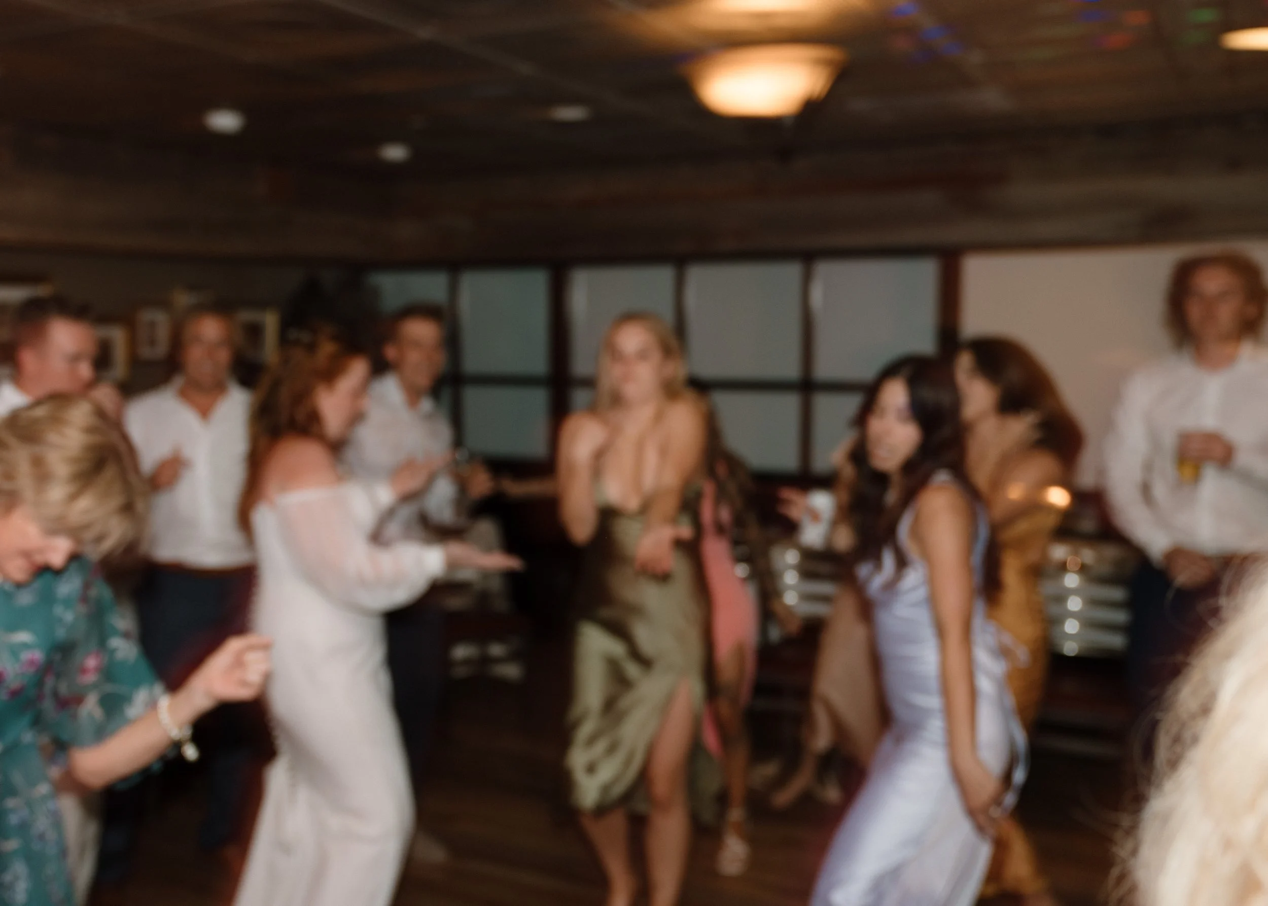 Colorado photographer, Wedding Photography, elegant, timeless photography, true to color photographer, true to color edits, couples photography, wedding photos, Minnesota wedding photographer, destination photographer