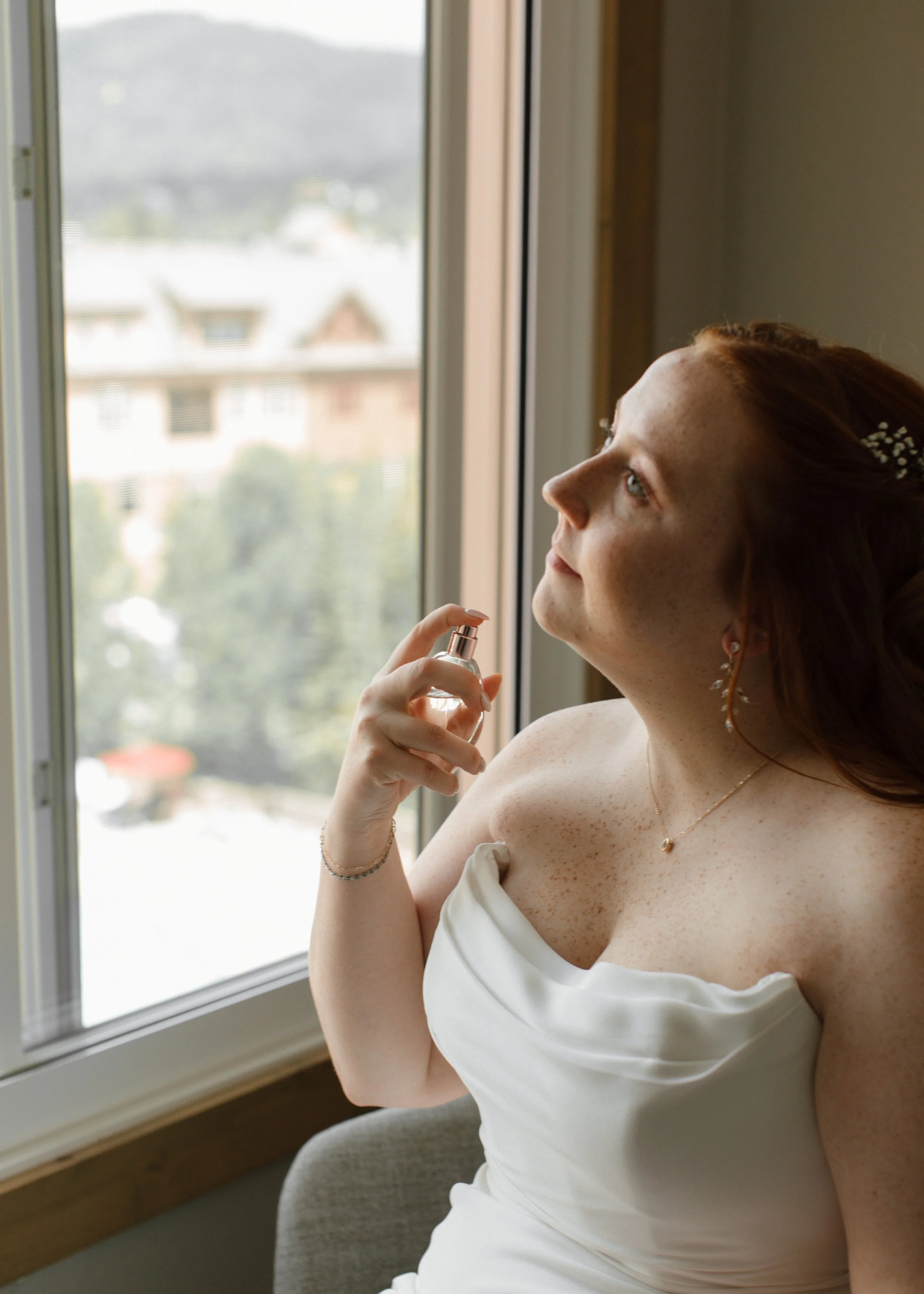 Bride & Groom Getting Ready, Breckenridge CO, Destination wedding, Marisa Claire Photography, Wedding Photographer