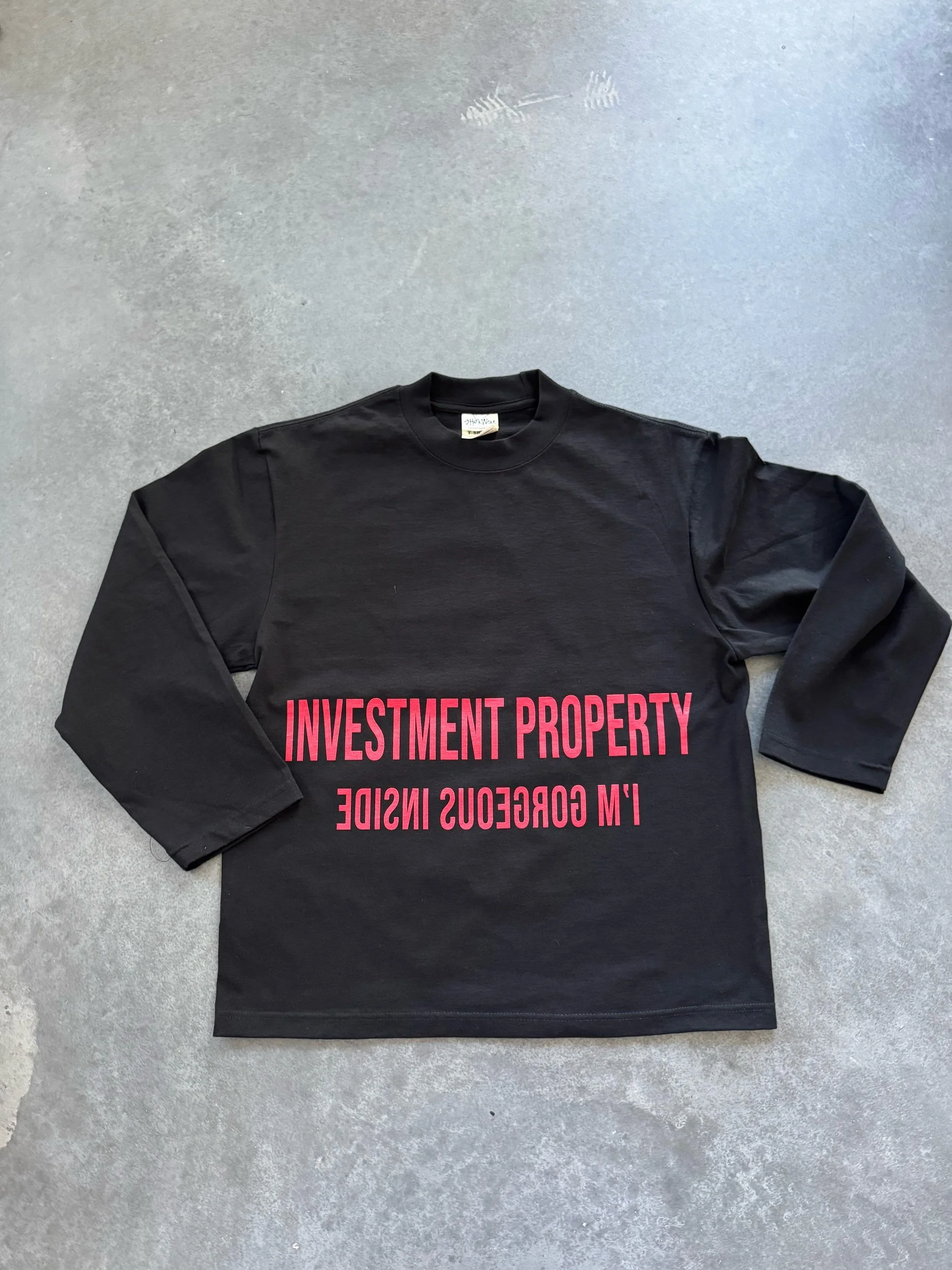 2.0 BACK IN BLACK CUZ I AM GORGEOUS LONG SLEEVE - 121%