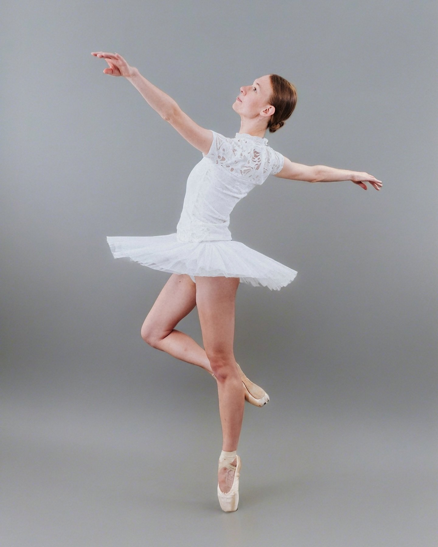 Dancing en pointe is where strength meets grace, elevating the soul to touch the sky.🩰✨