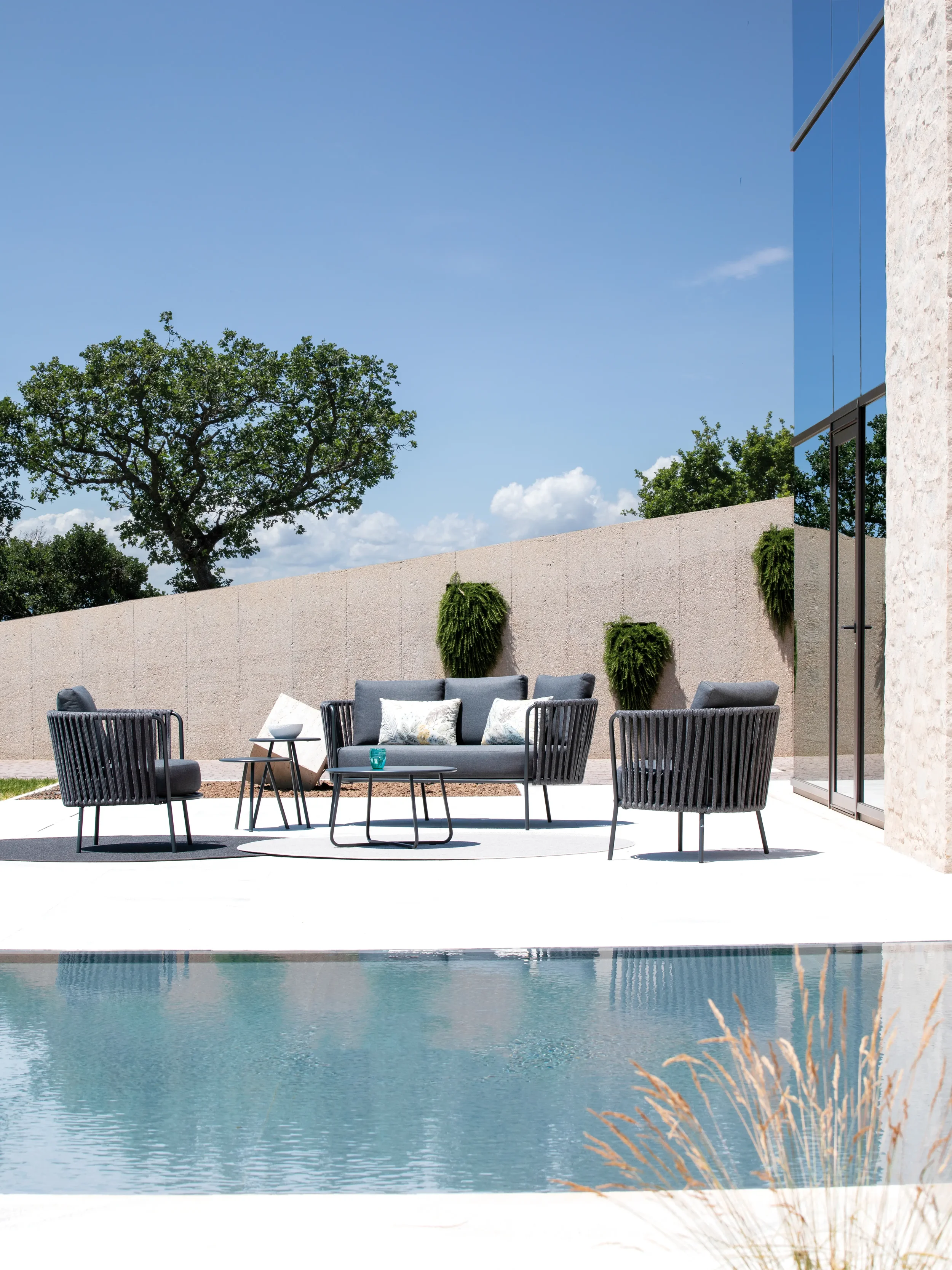 Daisy Rope Lounge Chair