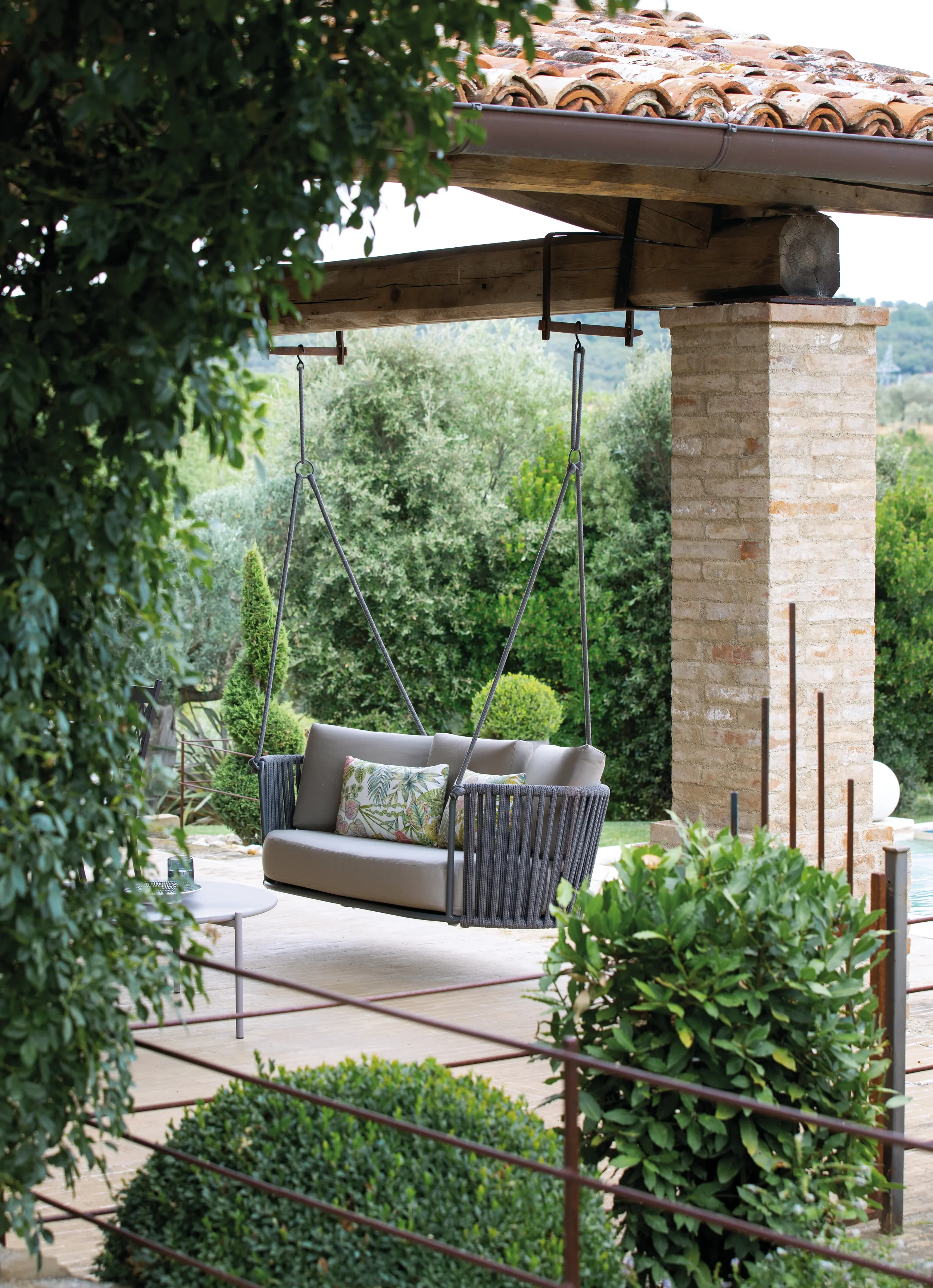 Daisy Rope 2 Seater Porch Swing