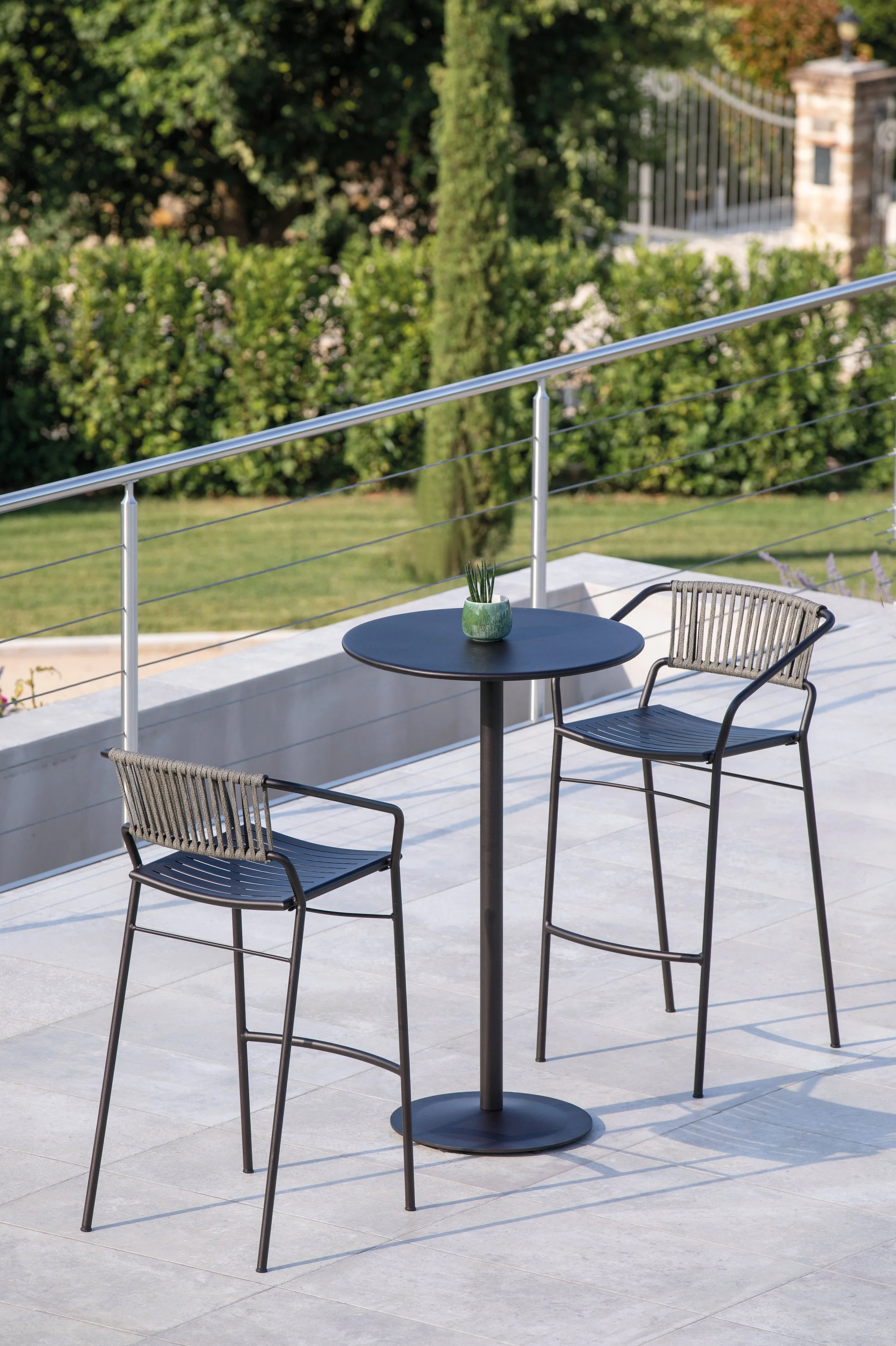 Bistrot  High Table base