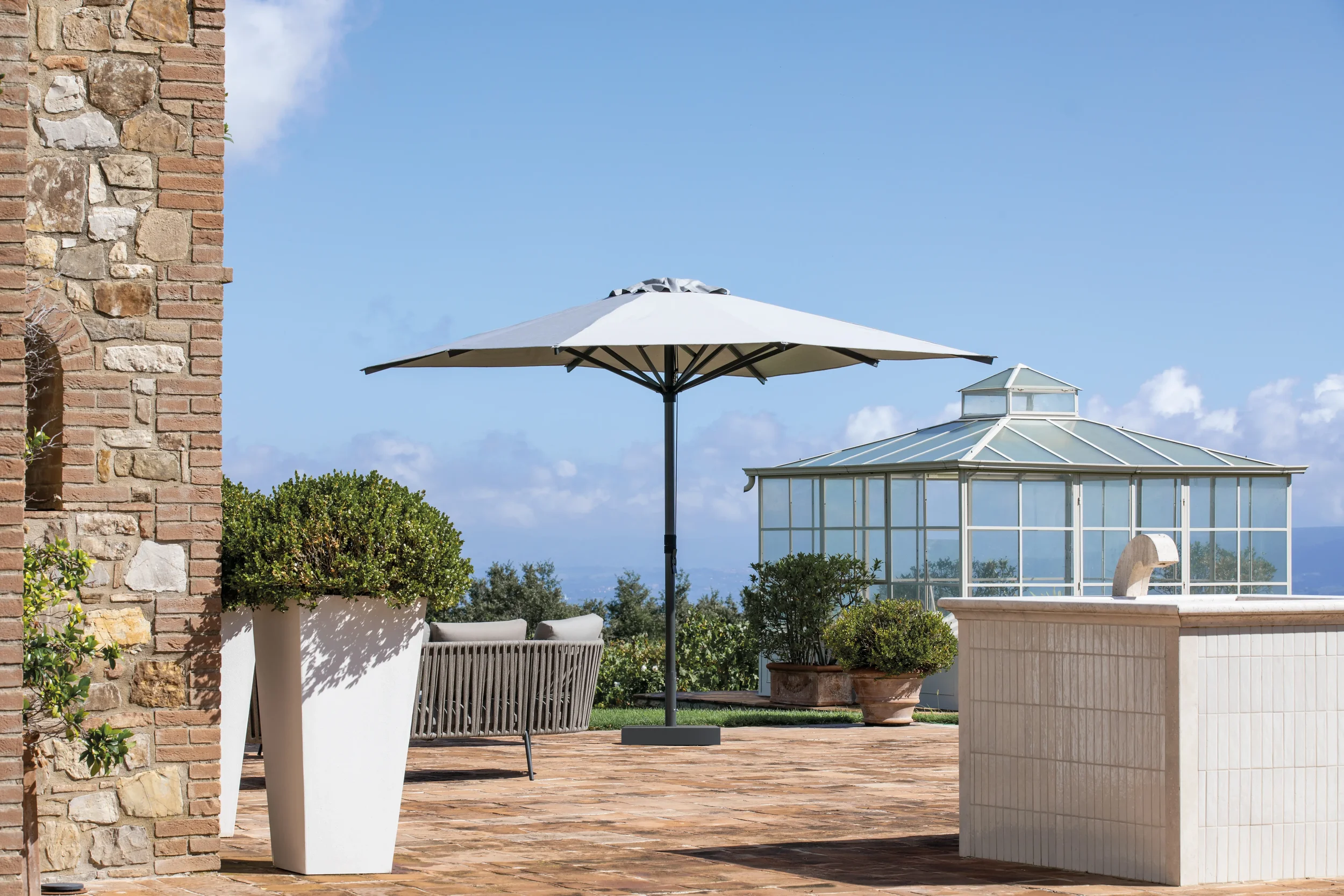 Abri Telescopic Central Pole Sunshade 300x300