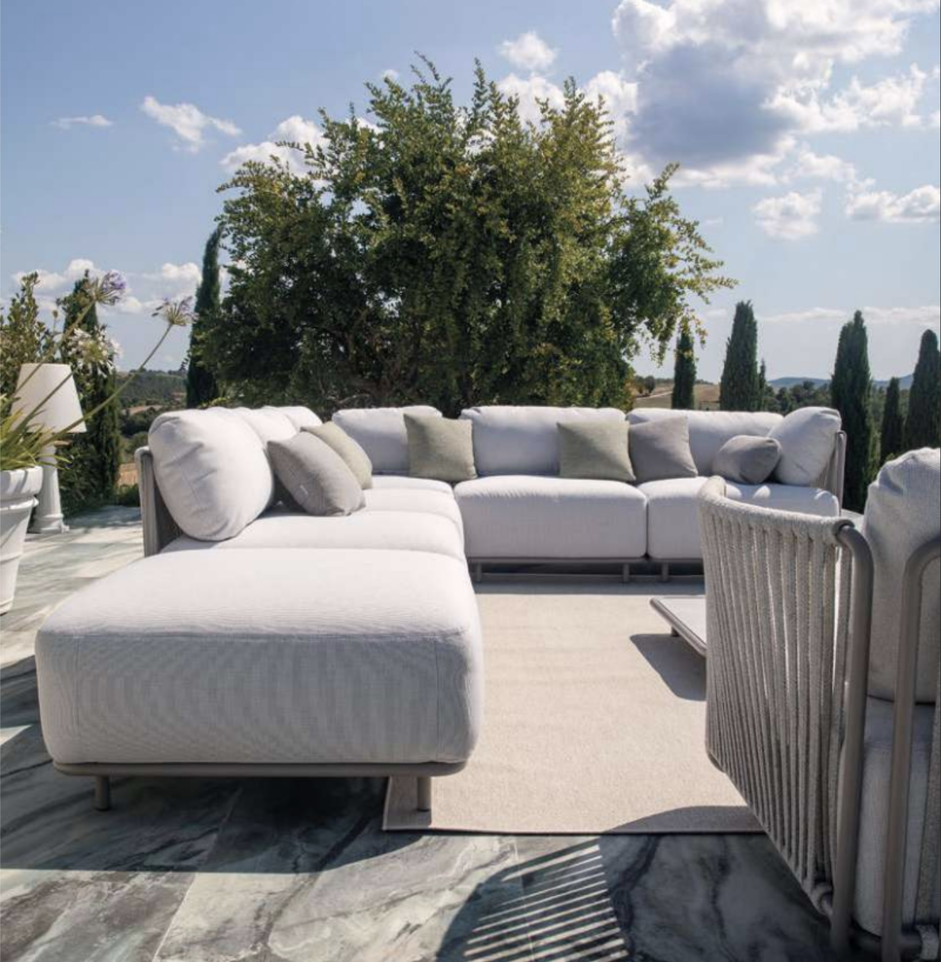 Daisy Rope Pouf Cushion Set