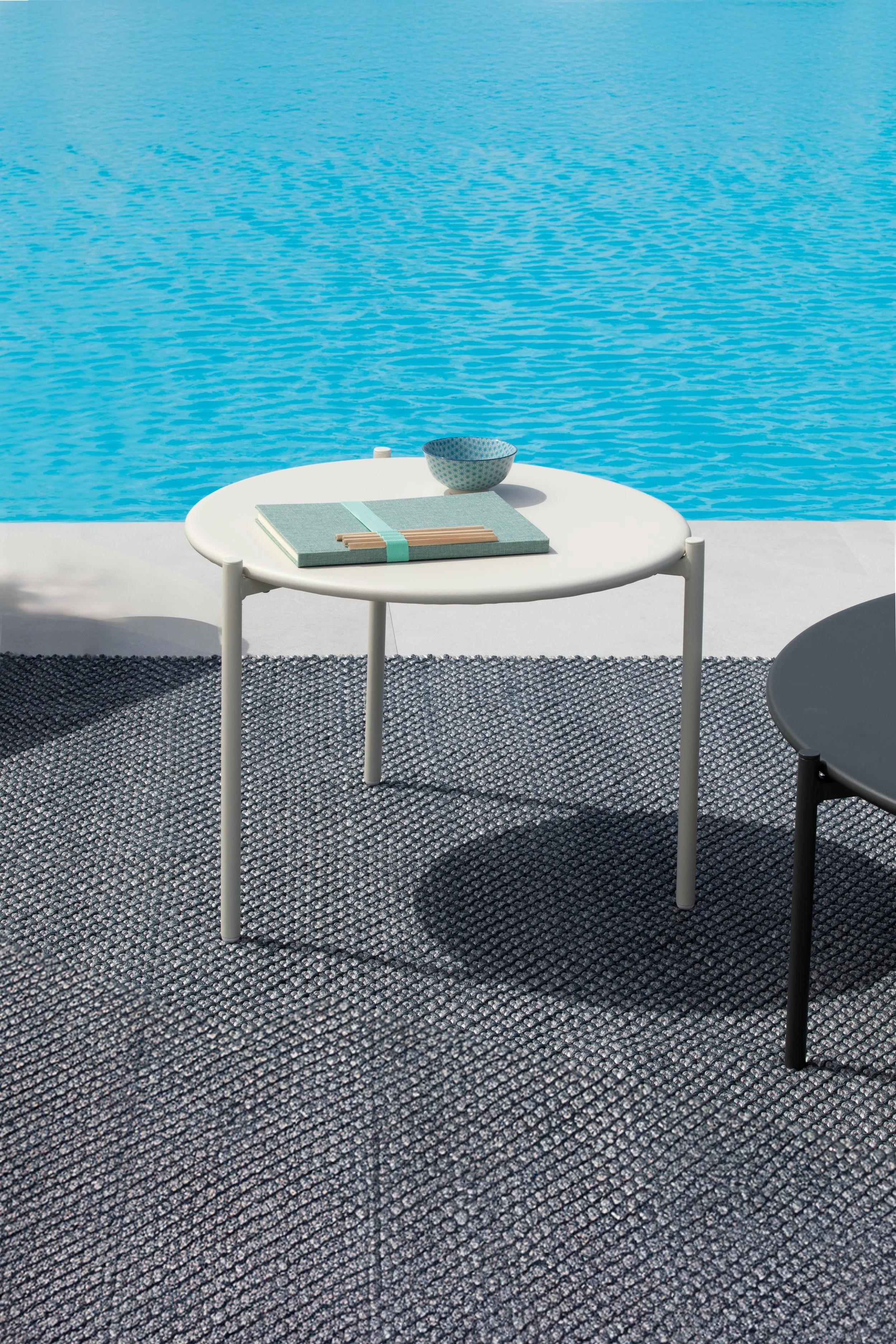 Aria Coffee Table Ø60