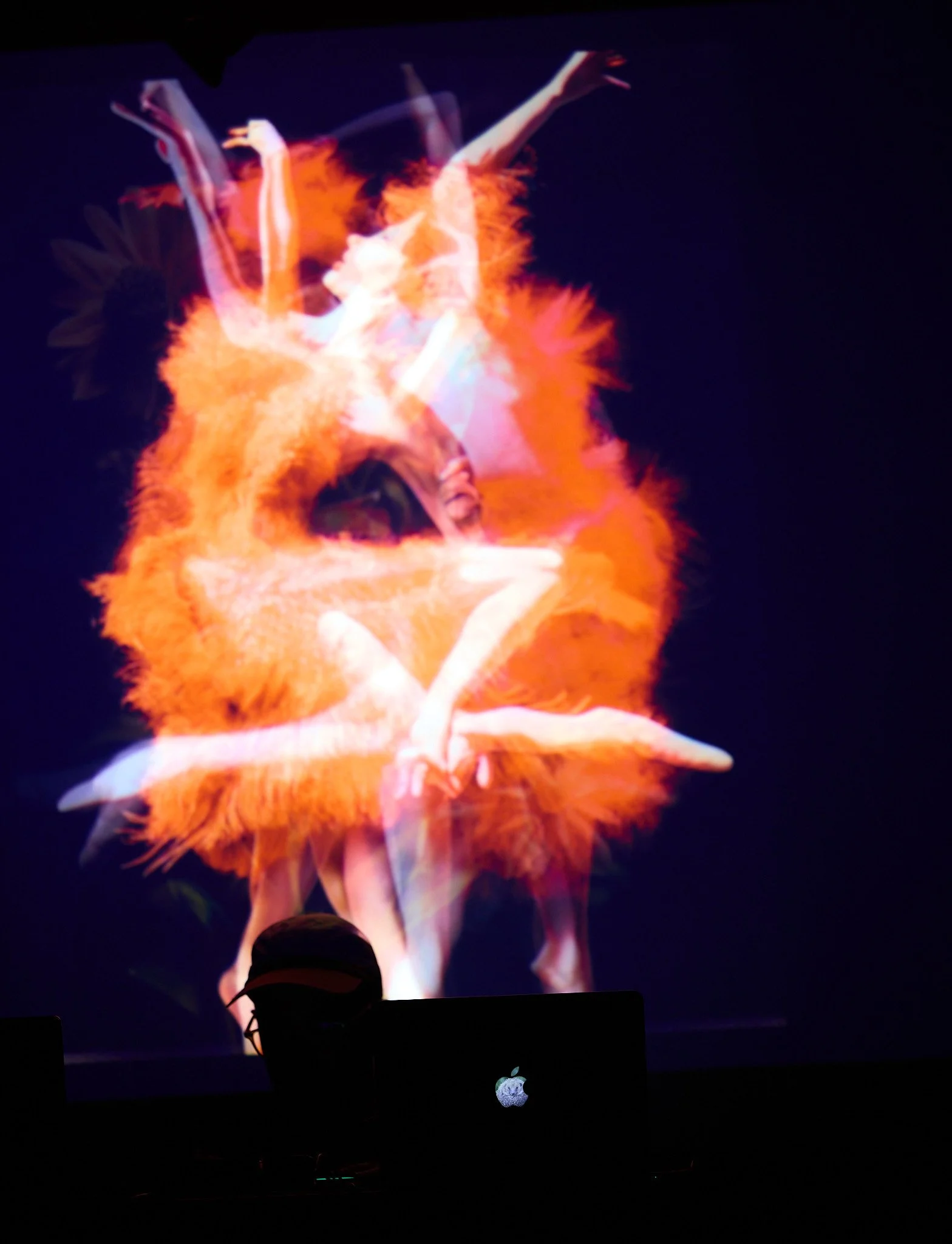01 DAiNCING - BEN MOON - DARKROOM FESTIVAL.jpg